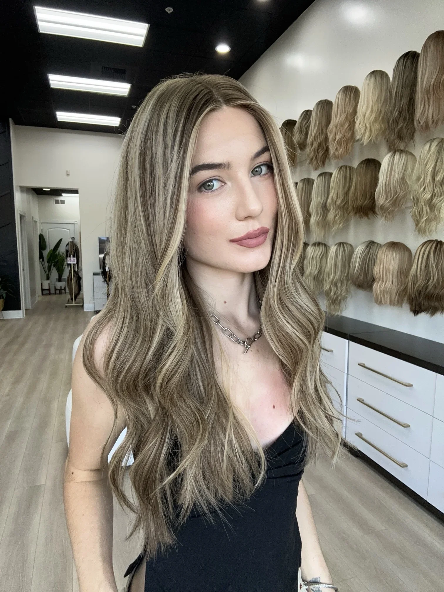 long_human_hair_wigs_styling_tips_.webp