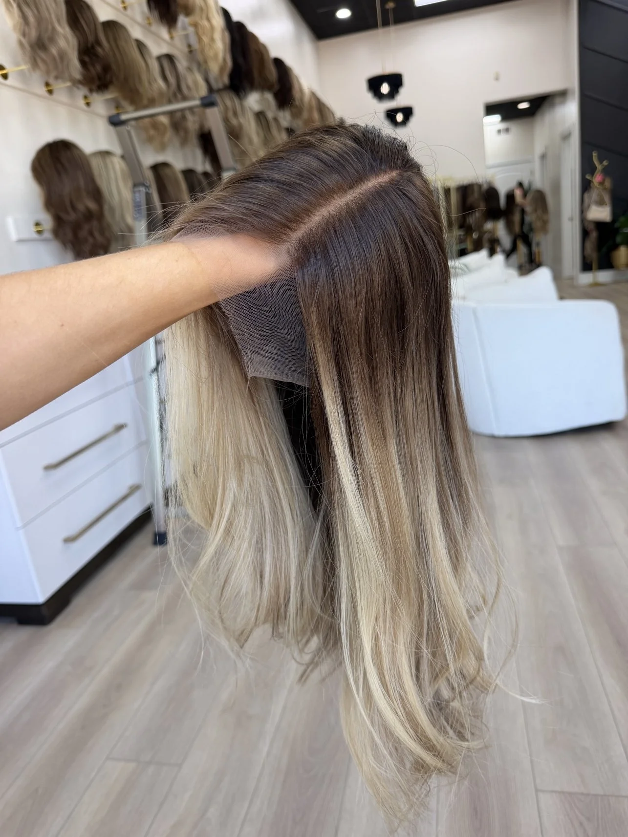 find_hair_wigs_chemotherapy_.jpg