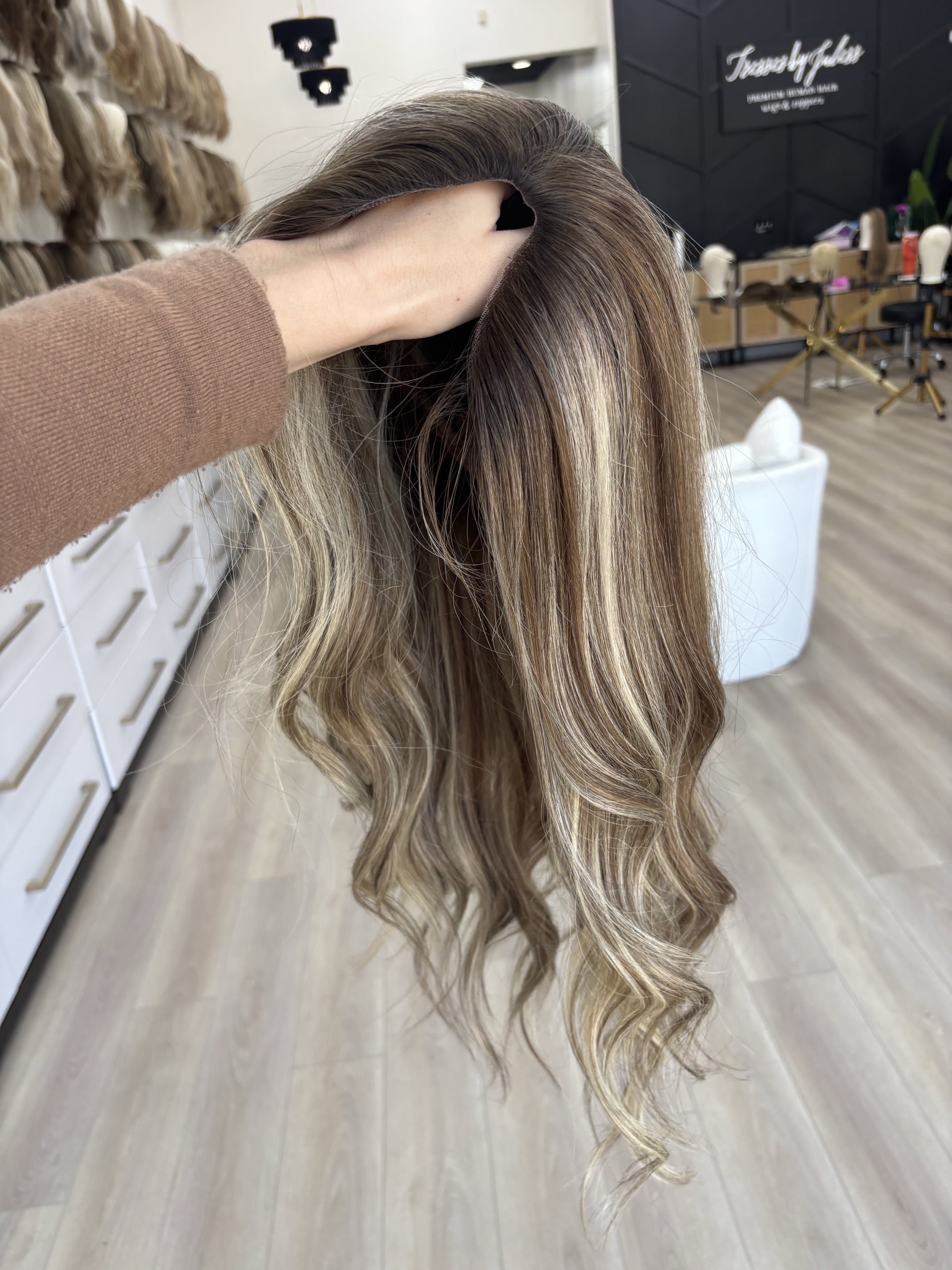_Explore_hair_integration_toppers_for_severe_thinning_in_our_California_studios__providing_solutions_nationwide___.jpg