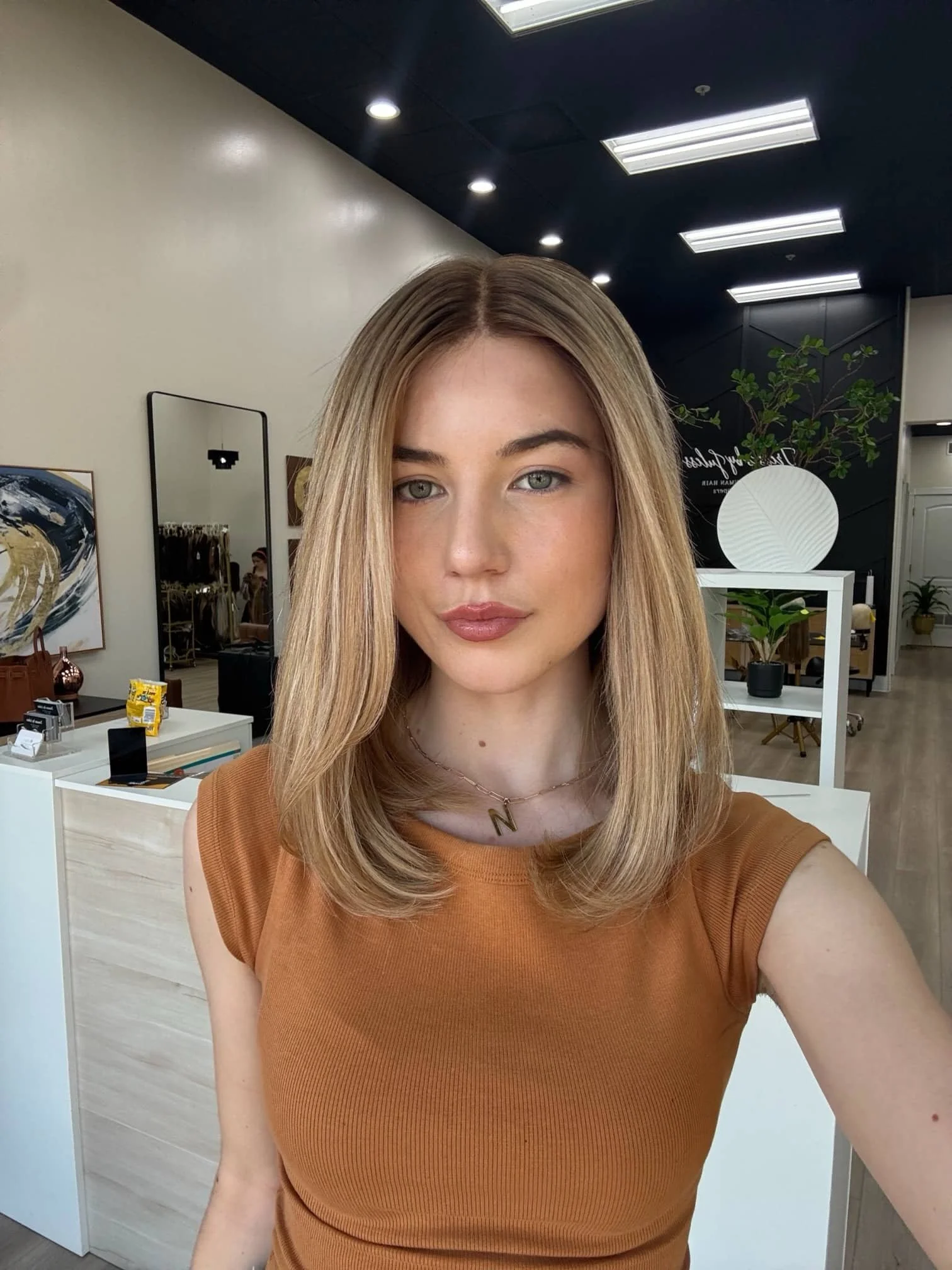 how_to_choose_hair_toppers_for_crown_hair_loss_.jpg