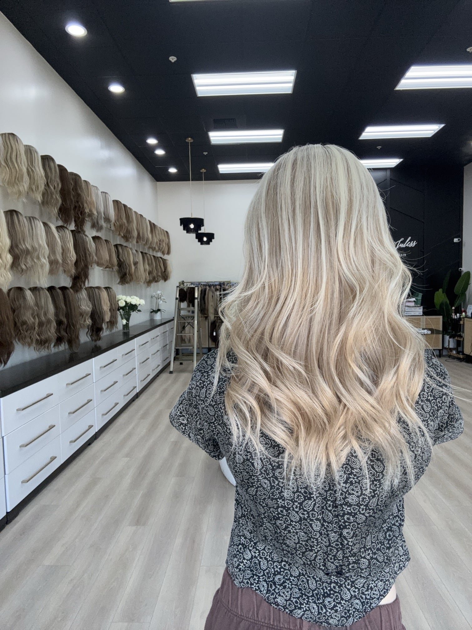 _Rooty_blonde_wigs_with_natural_finishes__ideal_for_everyday_wear__available_in_the_Bay_Area___.jpg