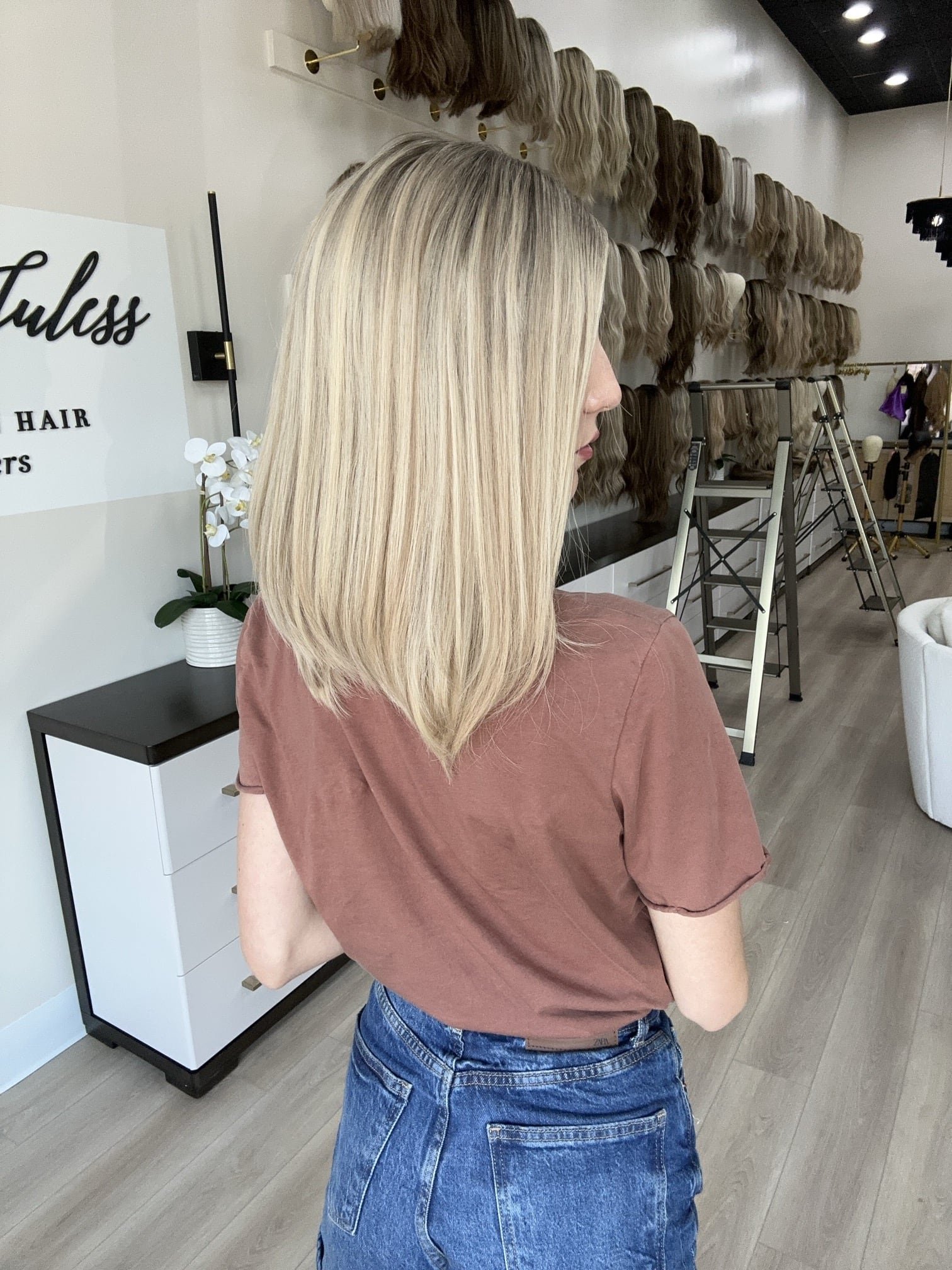 _Stylish_blonde_bob_wig_worn_by_a_woman_in_Sacramento_Studio__California___.jpg
