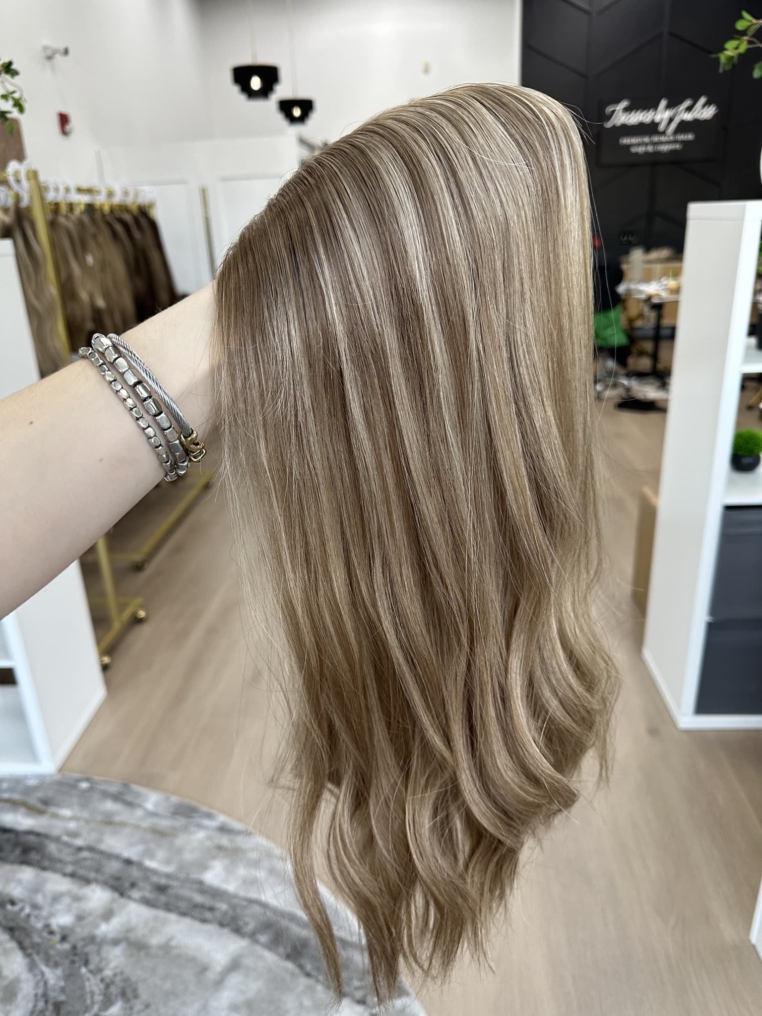 _Learn_how_to_apply_clip_in_hair_toppers_with_our_easy_tutorial__available_in_every_American_state_including_California___.jpg