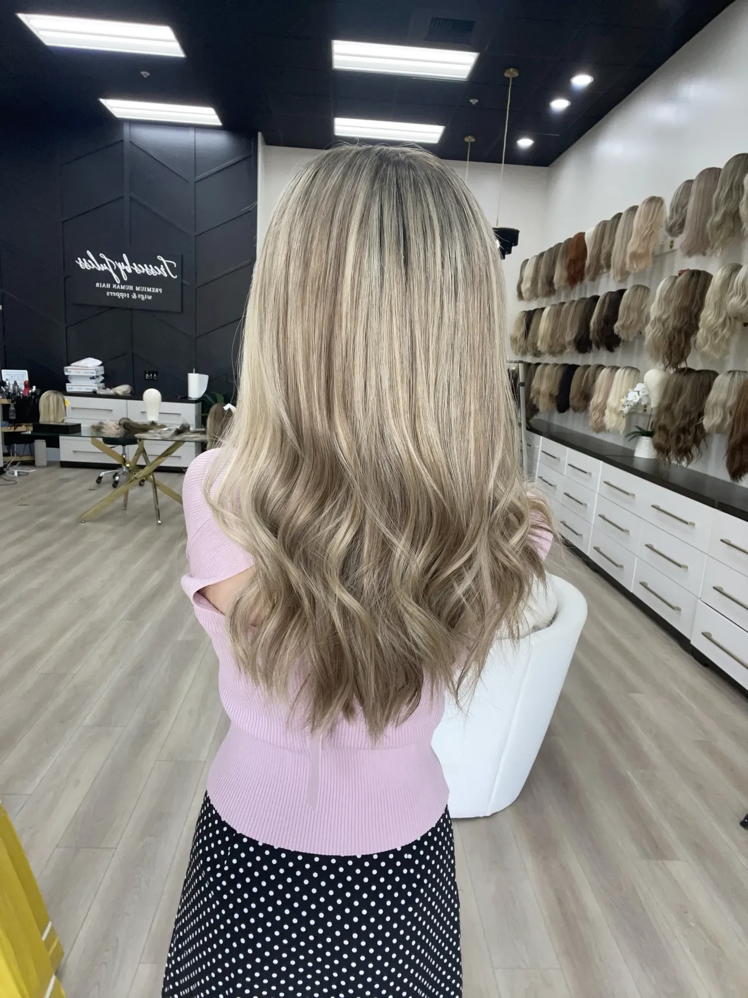 wholesale_human_hair_wigs_resellers_.webp