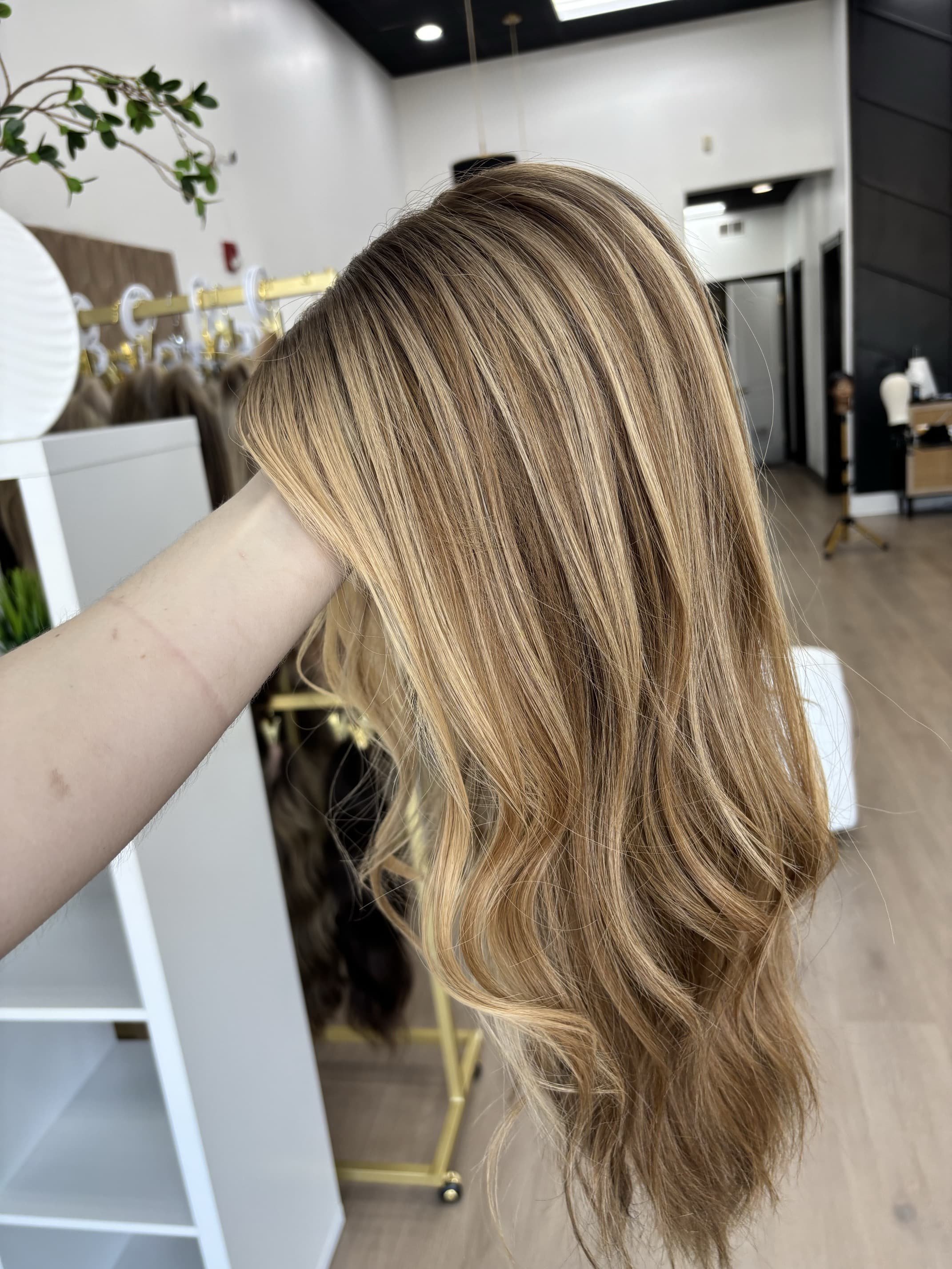 _Short_auburn_wavy_wig_styled_on_a_woman_at_Tresses_By_Juless_Studio__Folsom___.jpg