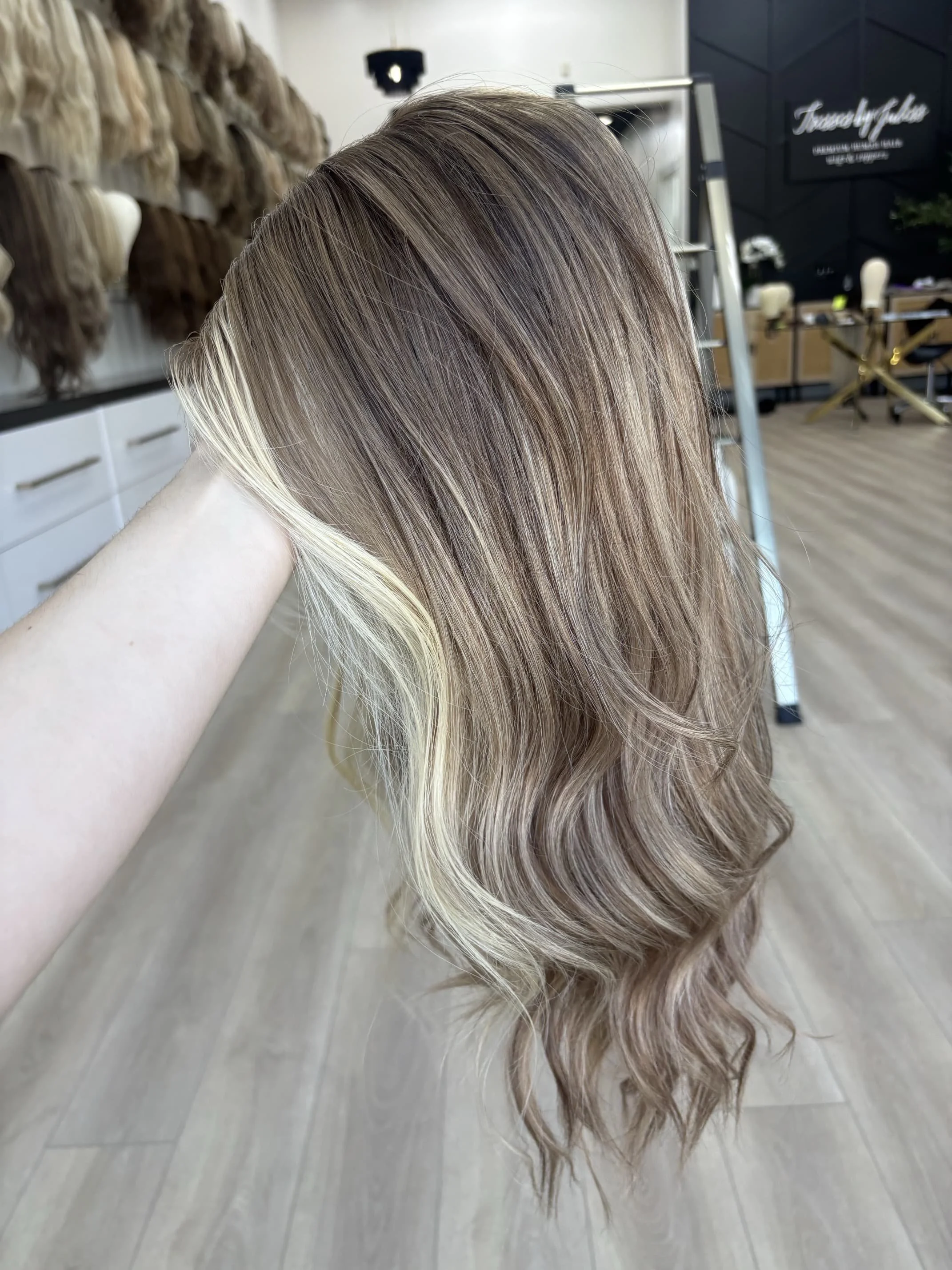 choosing_the_right_hair_toppers_for_crown_thinning_.jpg