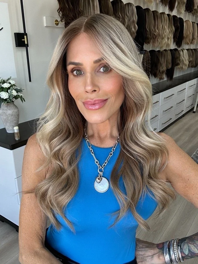 _Modeling_glueless_wigs_in_Sacramento__perfect_for_those_seeking_easy_and_secure_wear_without_adhesives___.jpg