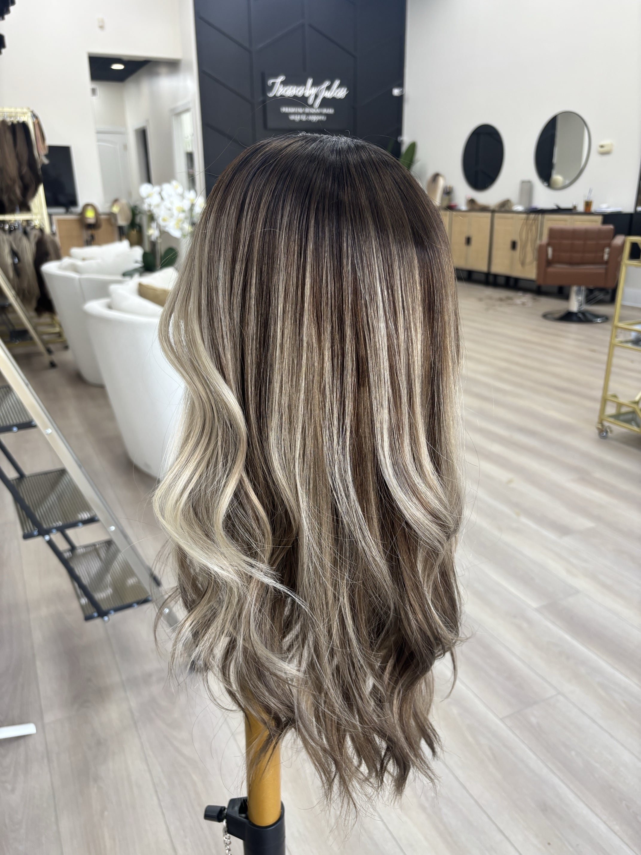 _Modeling_glueless_wigs_in_Sacramento__perfect_for_those_seeking_easy_and_secure_wear_without_adhesives___.jpg