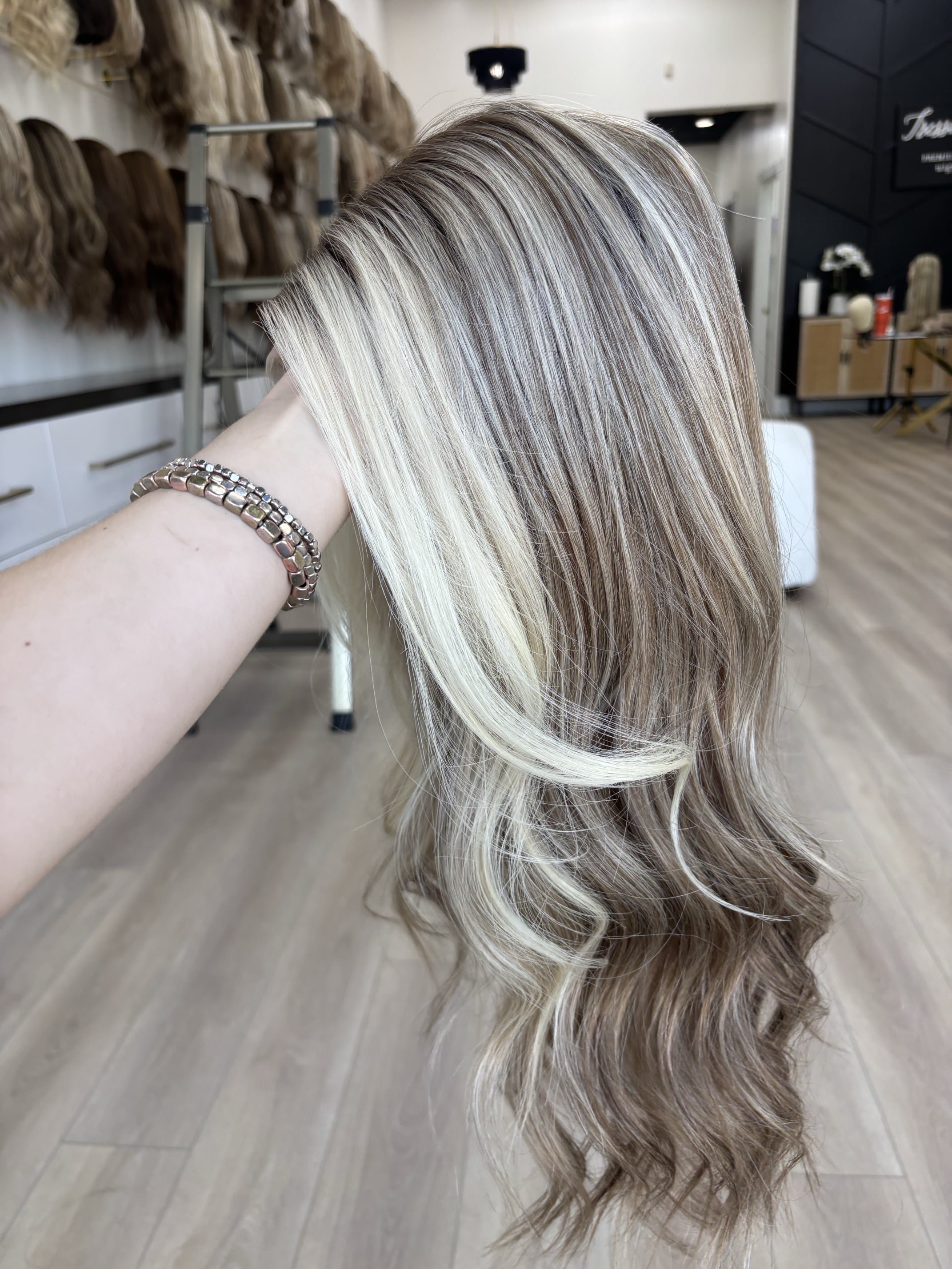 Explore_balayage_style_wigs_in_Sacramento_that_combine_modern_color_trends_with_unparalleled_craftsmanship__.jpg