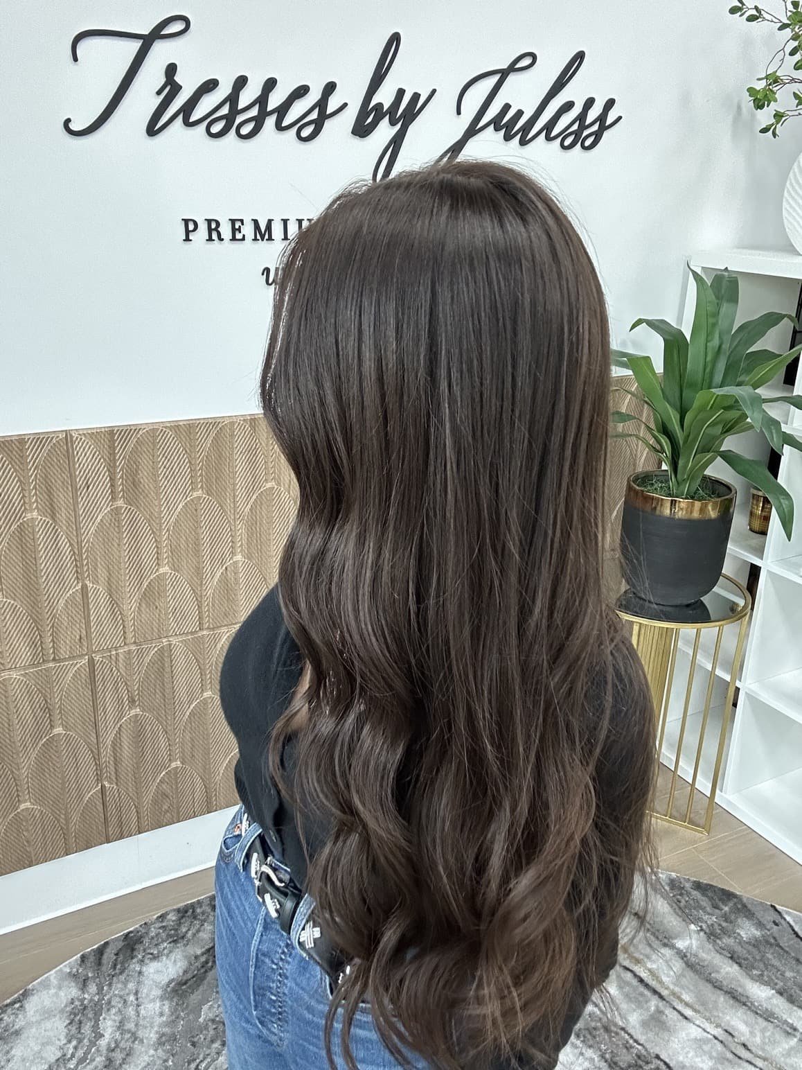 _Realistic_wigs_for_women_experiencing_postnatal_hair_loss__available_in_El_Dorado_Hills__top_salons___.jpg