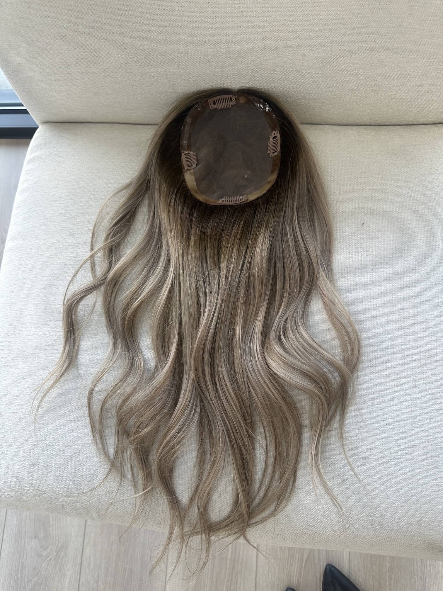 _Read_reviews_on_our_clip_in_hair_toppers_for_black_women__offered_in_salons_throughout_California_and_the_US___.jpg