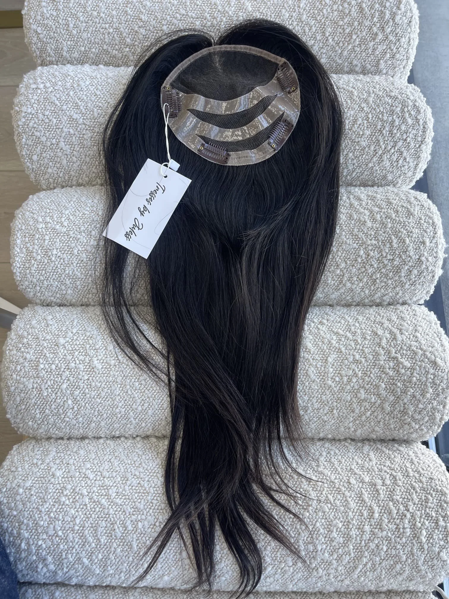 _Premium_lace_front_wigs__lightweight_and_breathable__showcased_in_San_Francisco_s_luxury_hair_boutiques___.jpg