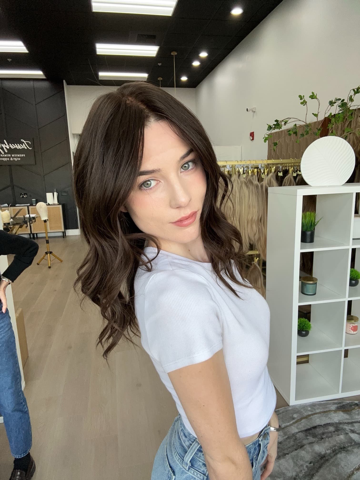 human_hair_blend_wigs_vs_synthetic_comparison_.jpg