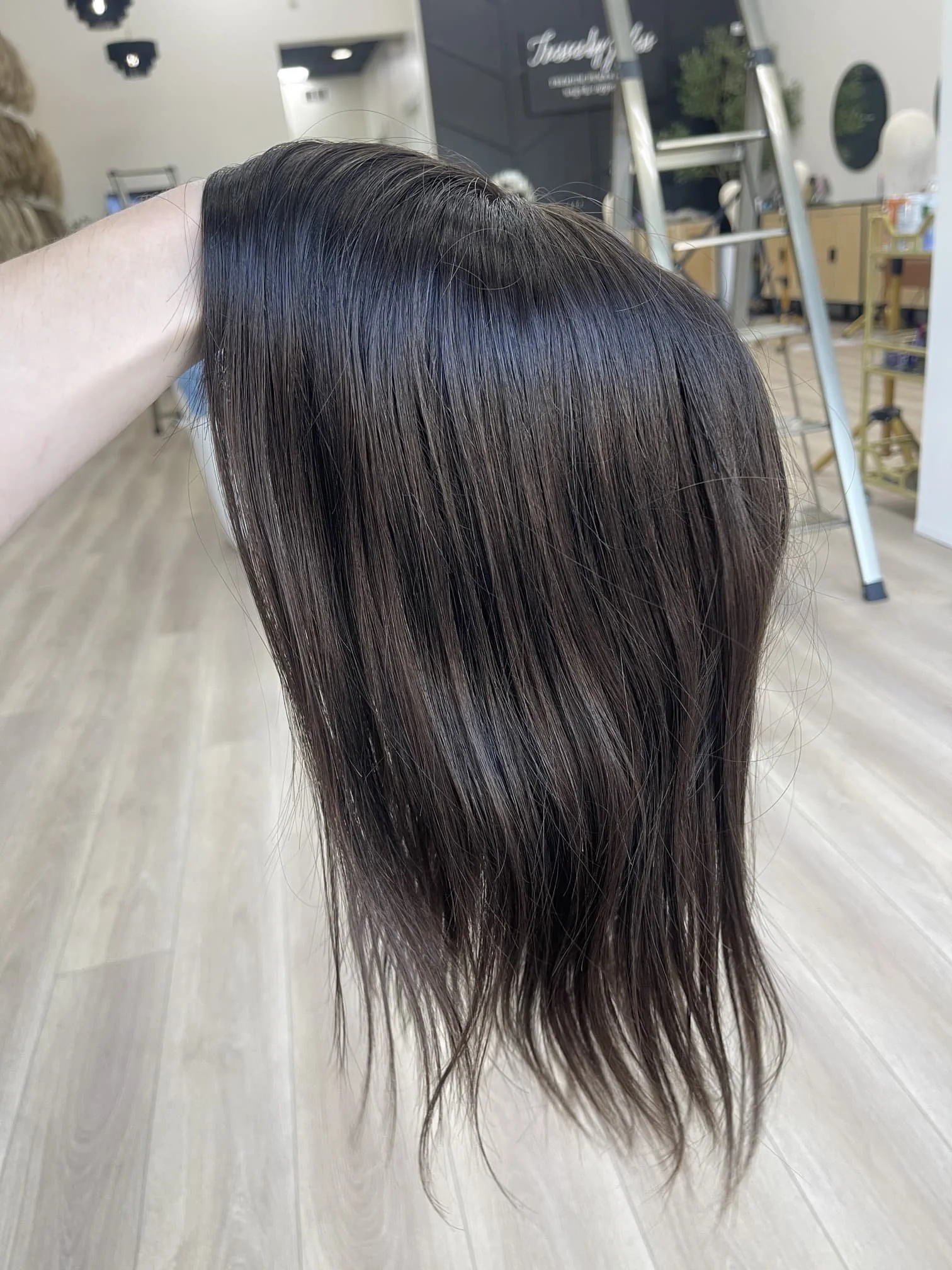 _Compare_human_hair_blend_vs_synthetic_wigs_in_our_comprehensive_review__available_across_American_salons___.jpg