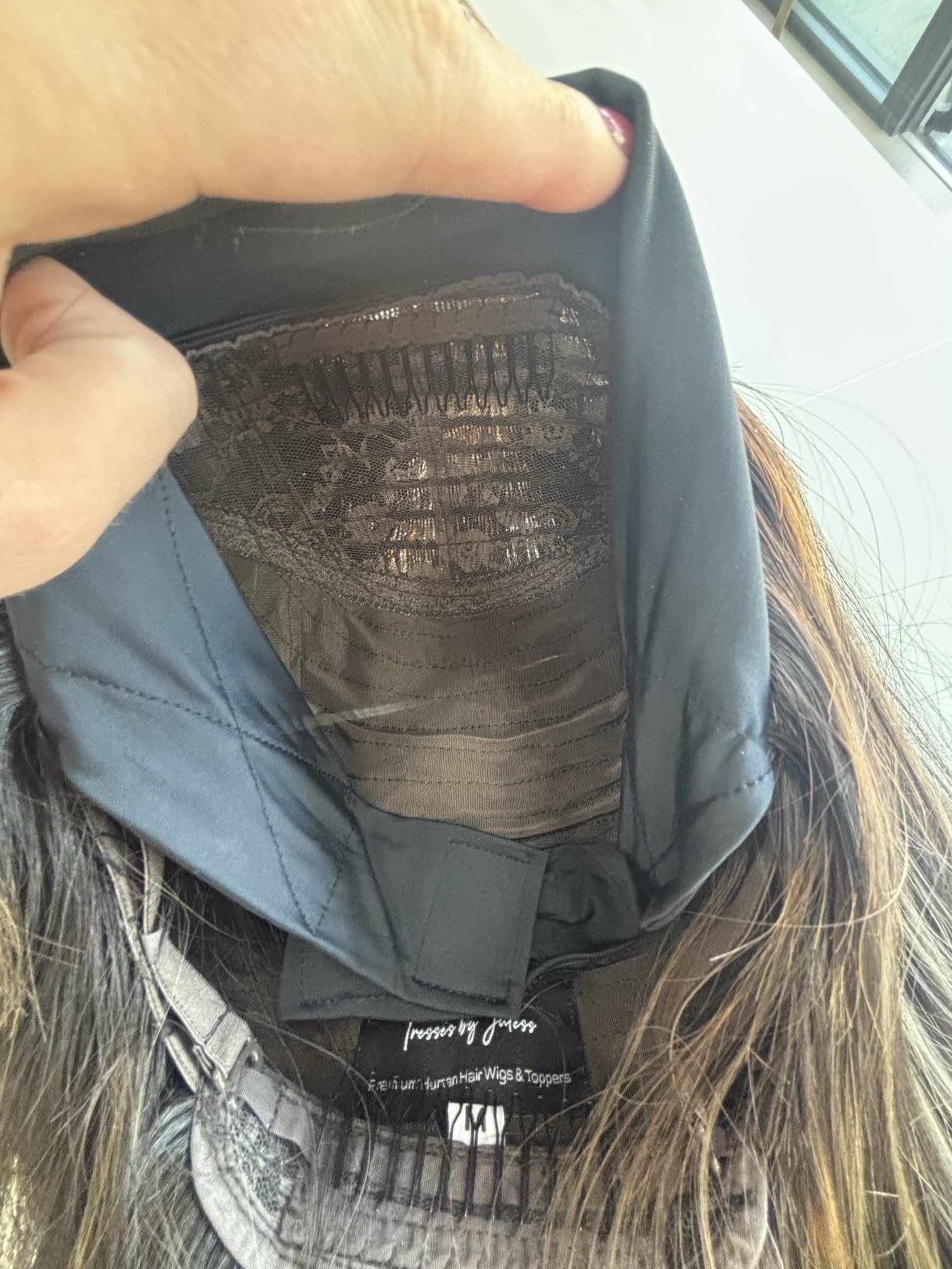 apply_clip_in_hair_toppers_tutorial_.jpg