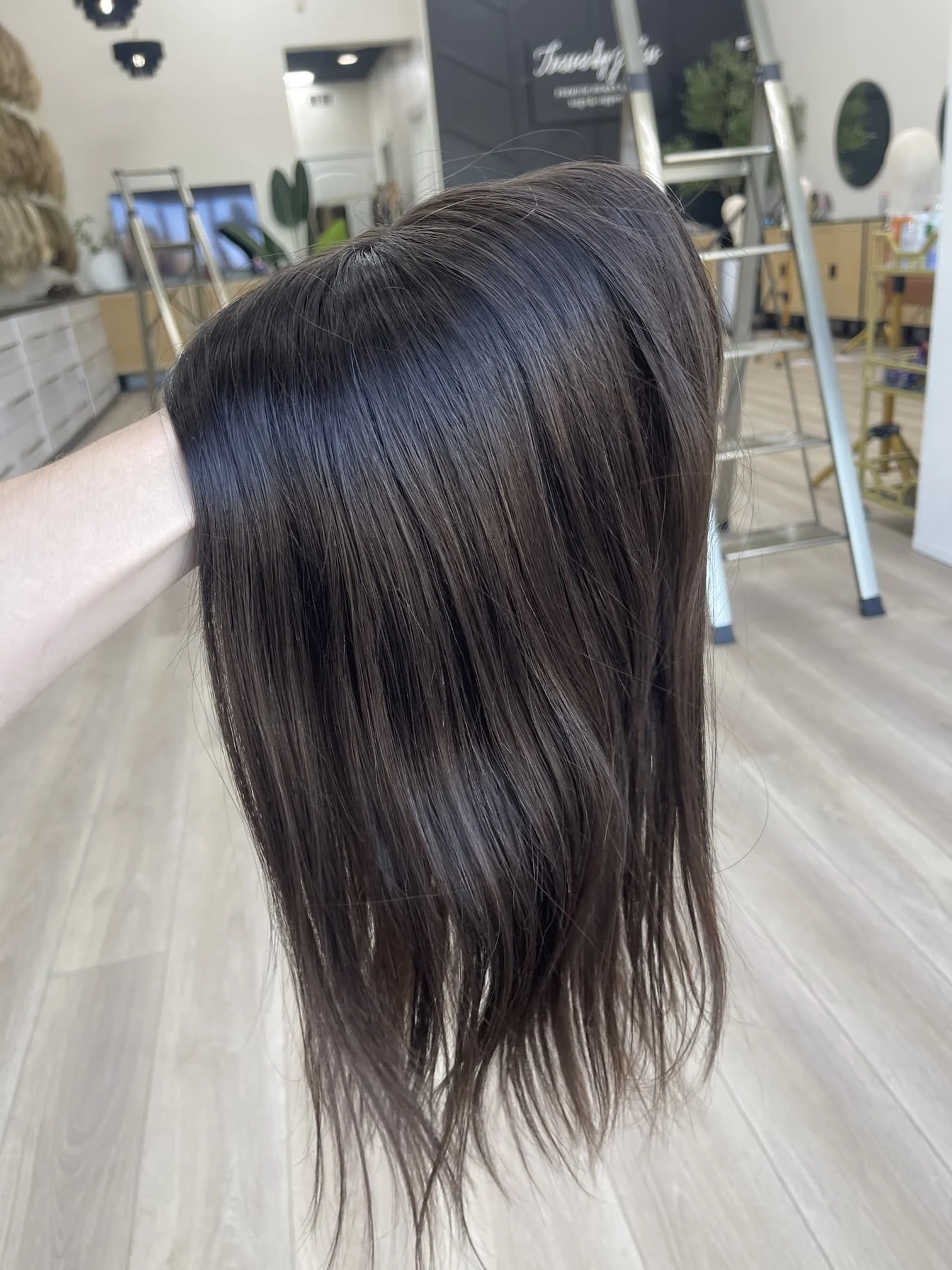 _Realistic_wigs_for_women_experiencing_postnatal_hair_loss__available_in_El_Dorado_Hills__top_salons___.jpg