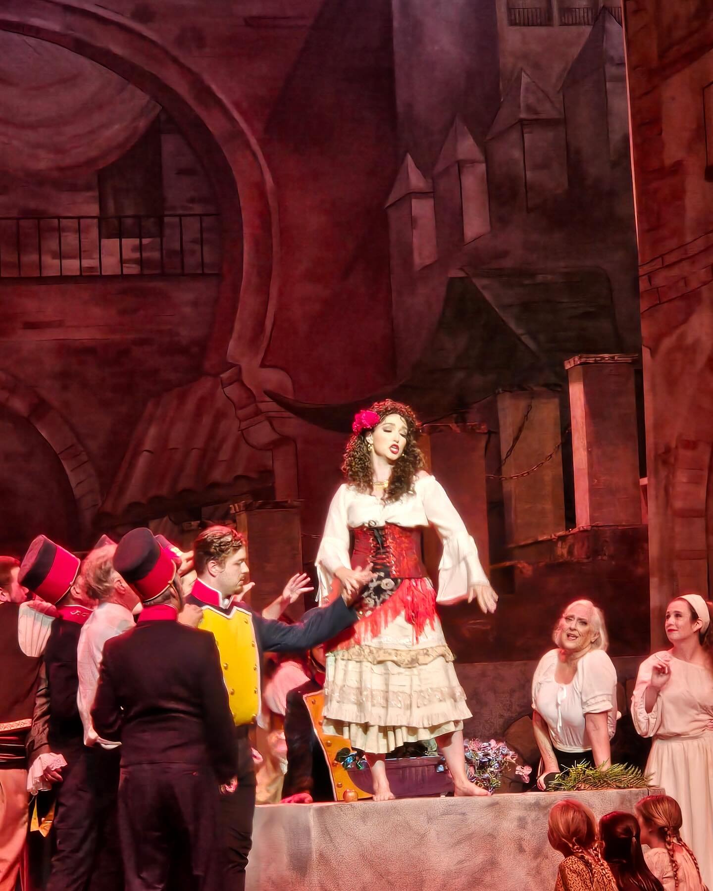 Cannot wait to make my company and role debut this weekend with @opera_slo! Carmen has been a dream come true, and this cast shines brighter every night! โจ Catch us this weekend @pacslo.
Swipe>>>> for some saaaangin!
๐ธ: @joshrwentz
Car