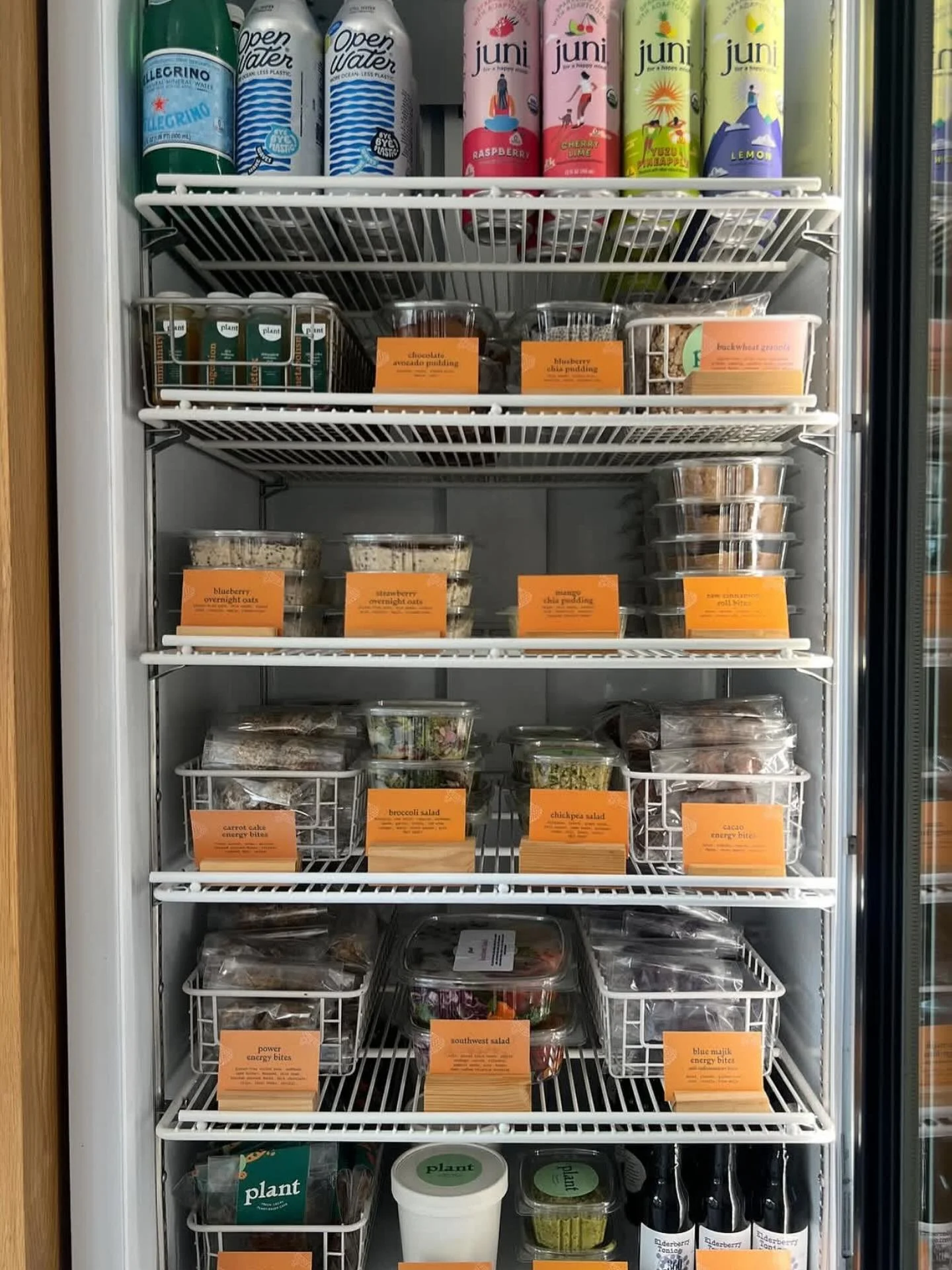 Quick and convenient doesn&rsquo;t have to mean unhealthy. Our fridge is stocked with fresh bites and meals to keep your day fueled right!🌱