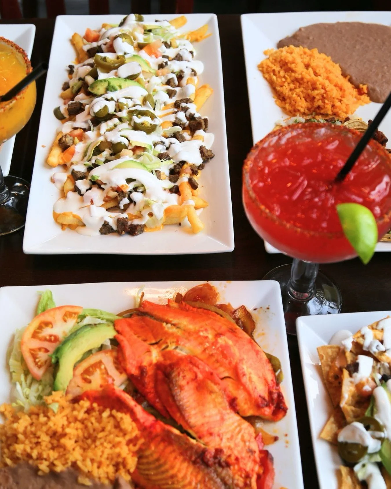 Taqueria Aurora was built on family, hard work, and roots from Jalisco 🇲🇽

What began as a vision years ago turned into a place we get to share with this community.

We love serving our favorite meals to you every day!

#FamilyOwned #AuroraIL #smal