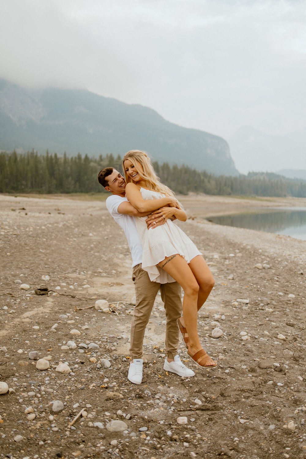 love_and_be_loved_photography_true_to_hue_kananaskis_barrier_lake_engagement_photos-109.jpg