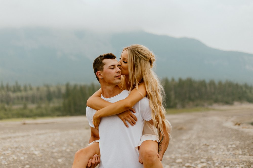 love_and_be_loved_photography_true_to_hue_kananaskis_barrier_lake_engagement_photos-121.jpg