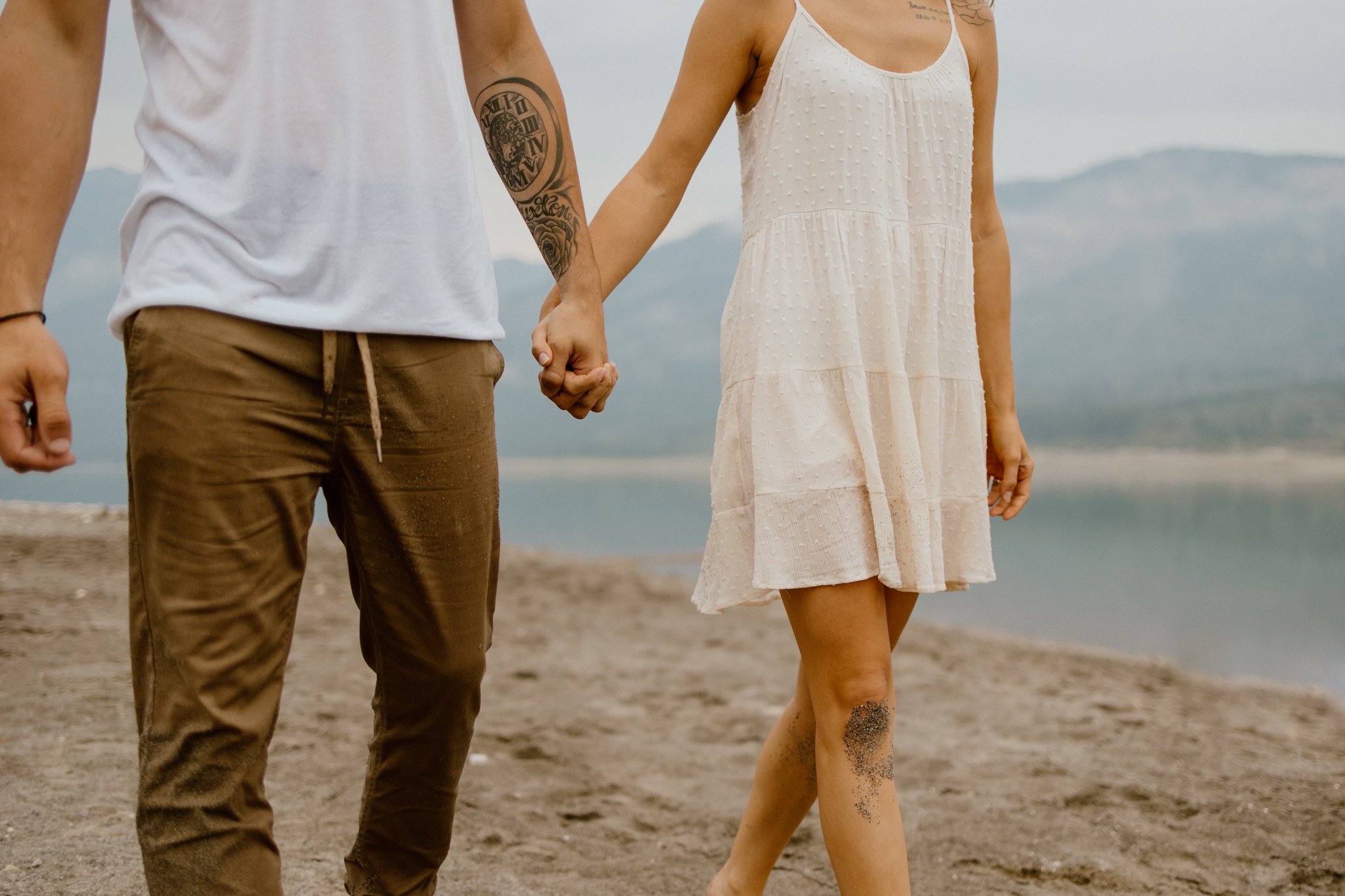 love_and_be_loved_photography_true_to_hue_kananaskis_barrier_lake_engagement_photos-300.jpg