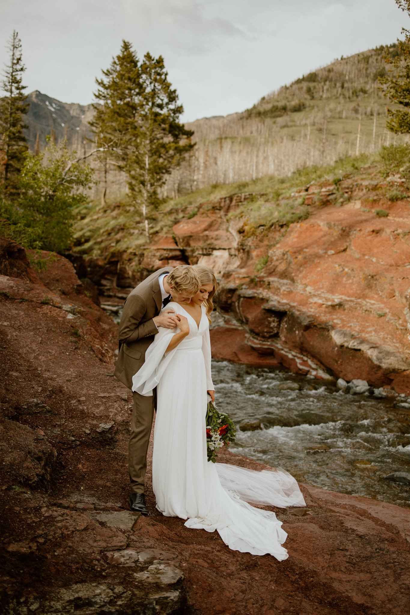 Waterton-wedding-photographer-love-and-be-loved-photography-hannah-ridge-sloan-24.jpg