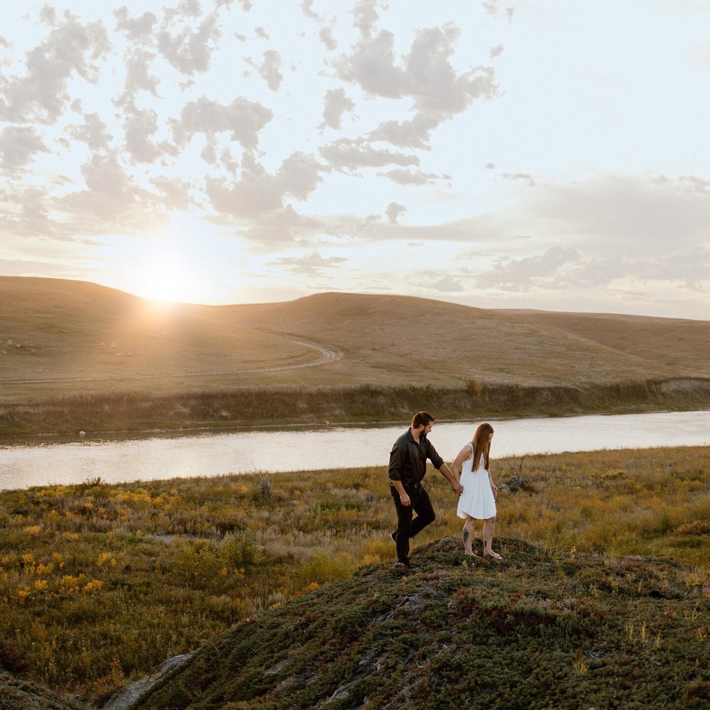 Happy Saturday ya&rsquo;ll, and happy wedding day to Cody + Ashley!!! 

Finally sharing some images from their engagement session last Fall. It was a perfectly serene evening in the hills of Southern Alberta. 🤍

#engagementphotos #yqlengagementphoto