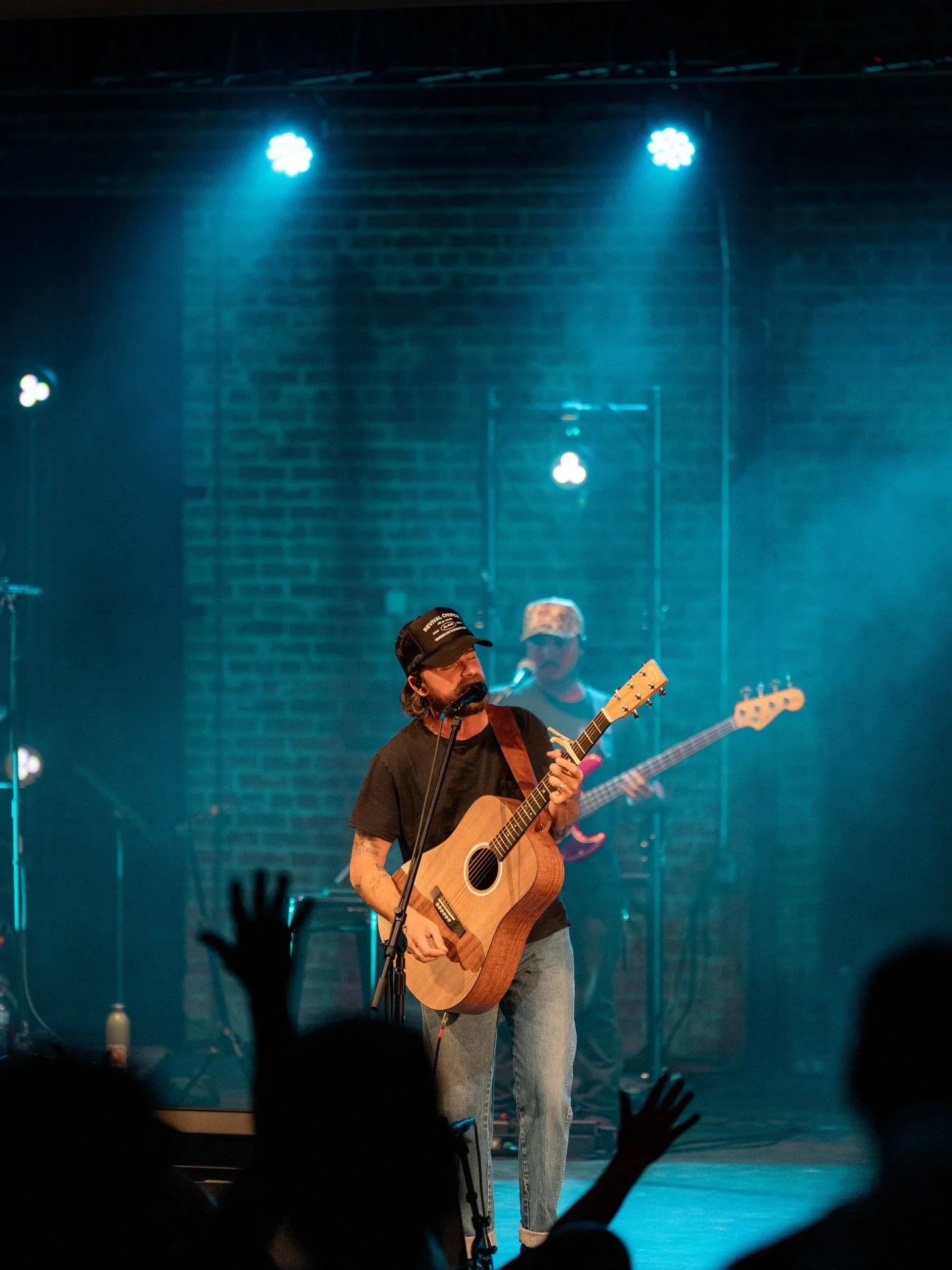 REVIVAL ACOUSTIC CHRISTMAS🎄

This Sunday, step into a sacred, stripped-back space to encounter Jesus through song, Scripture, and stillness.
No rush. No noise. Just room for God to draw near.

Join us for An Acoustic Christmas with Brett Miller lead