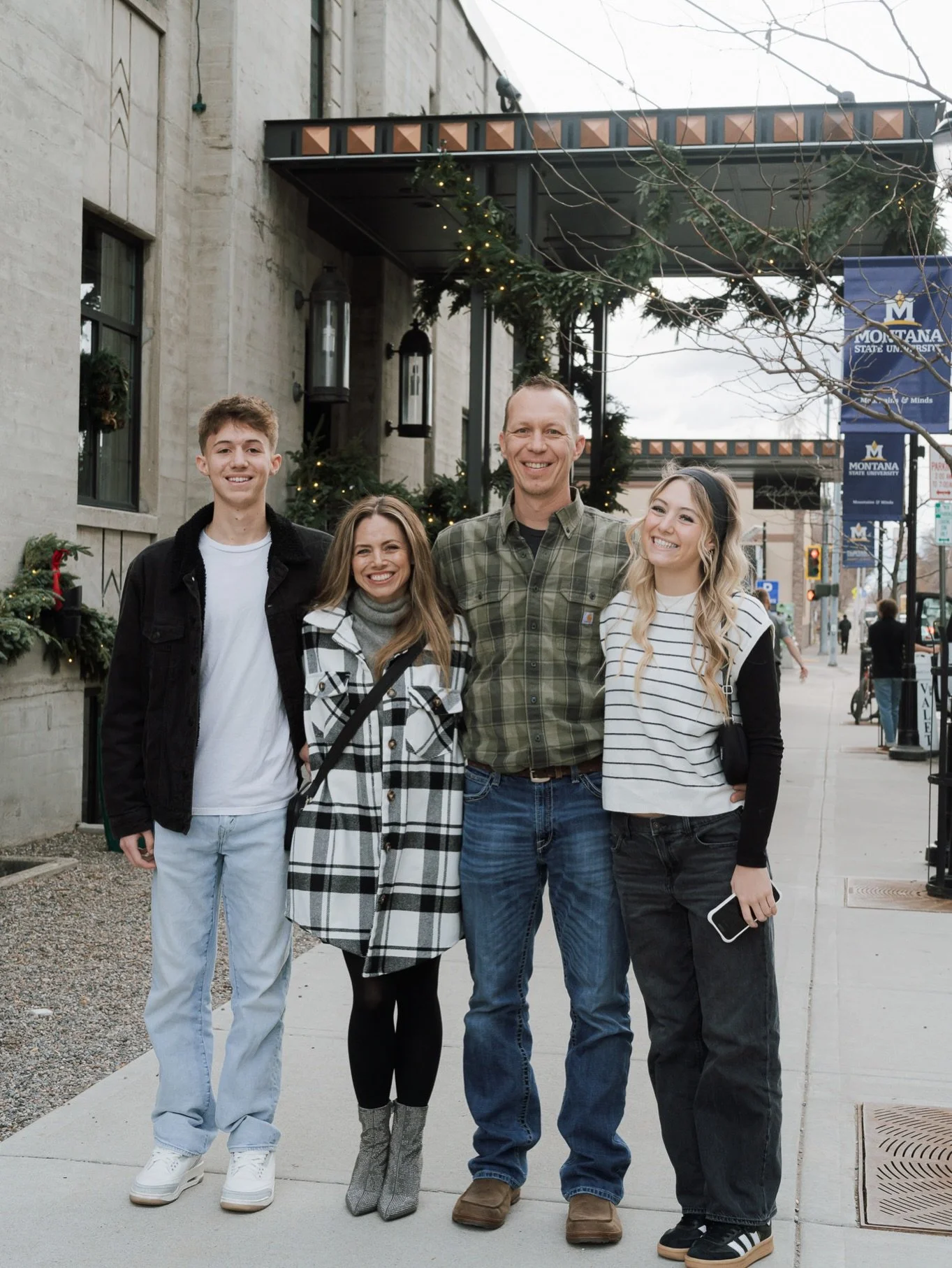 CHRISTMAS EVE AT THE ARMORY🎄

What a powerful day of encounter, gathering to remember the birth of Jesus and the hope He still brings us today. 

We were reminded that Emmanuel is not just a story we celebrate once a year, but a Savior who is presen