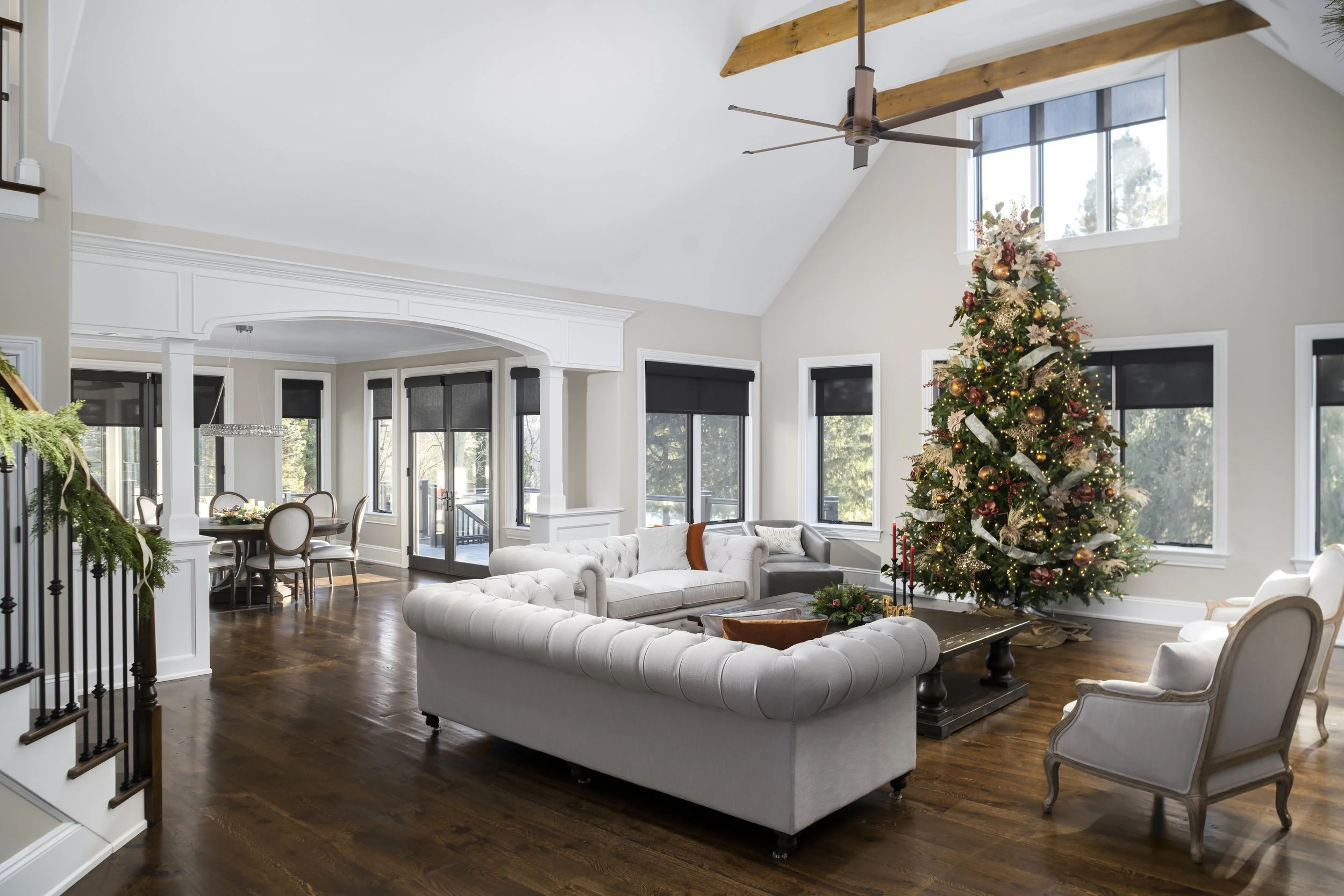Holiday Decorations When Selling Your Home: What You Need to Know