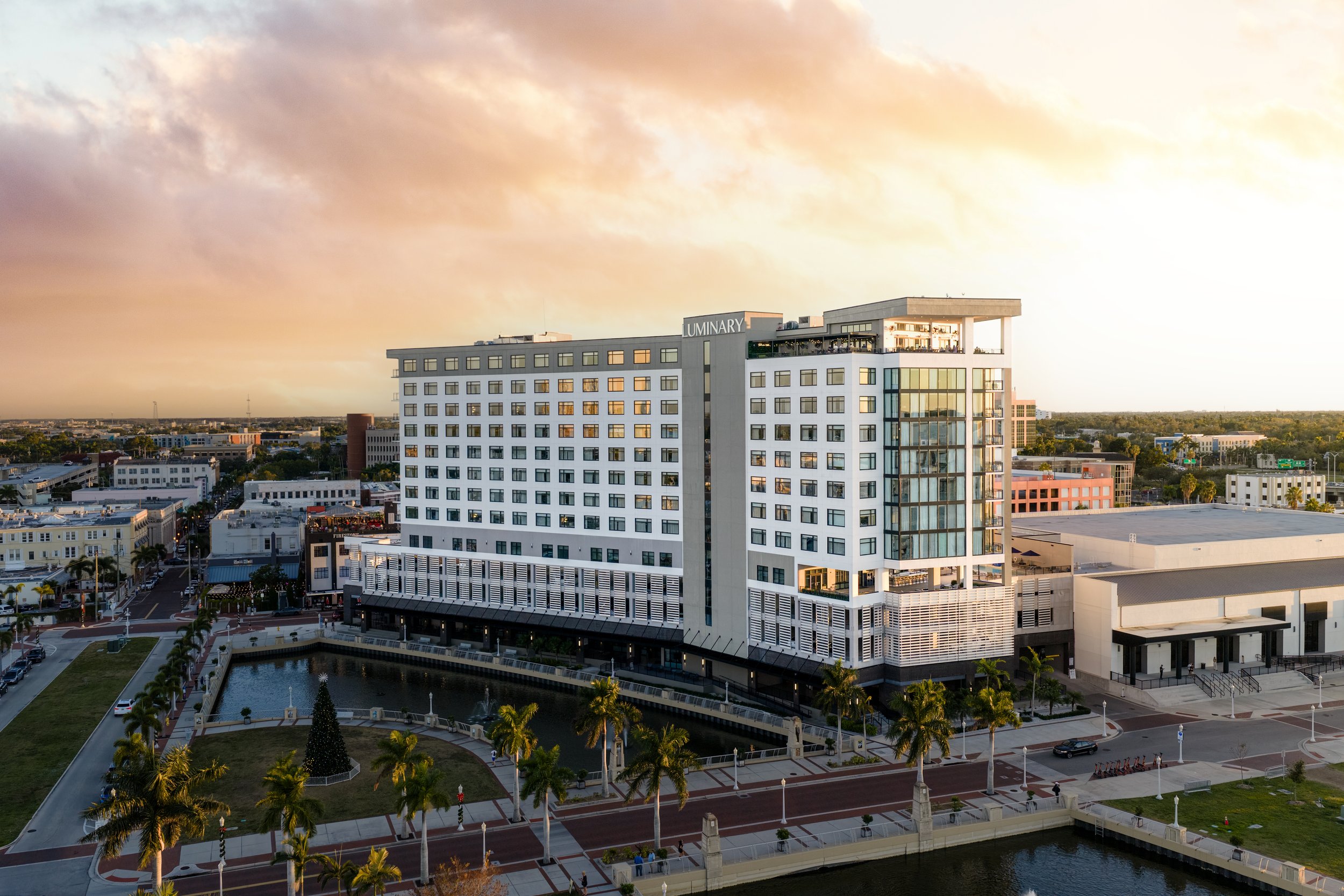 Why Hotels Need Professional Photography to Increase Bookings