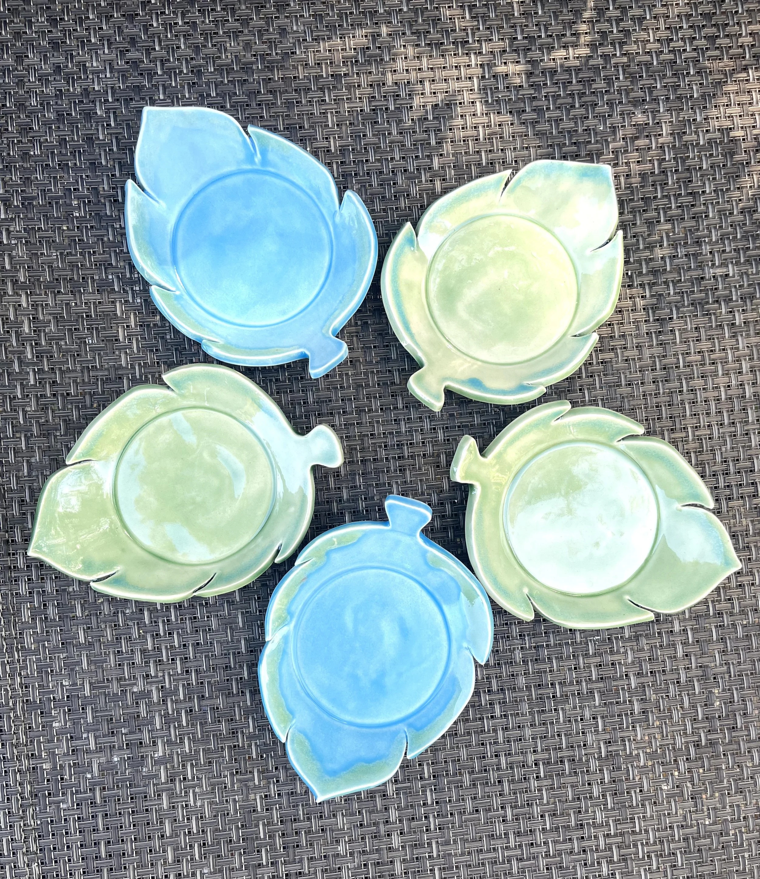 Leaf cocktail dishes