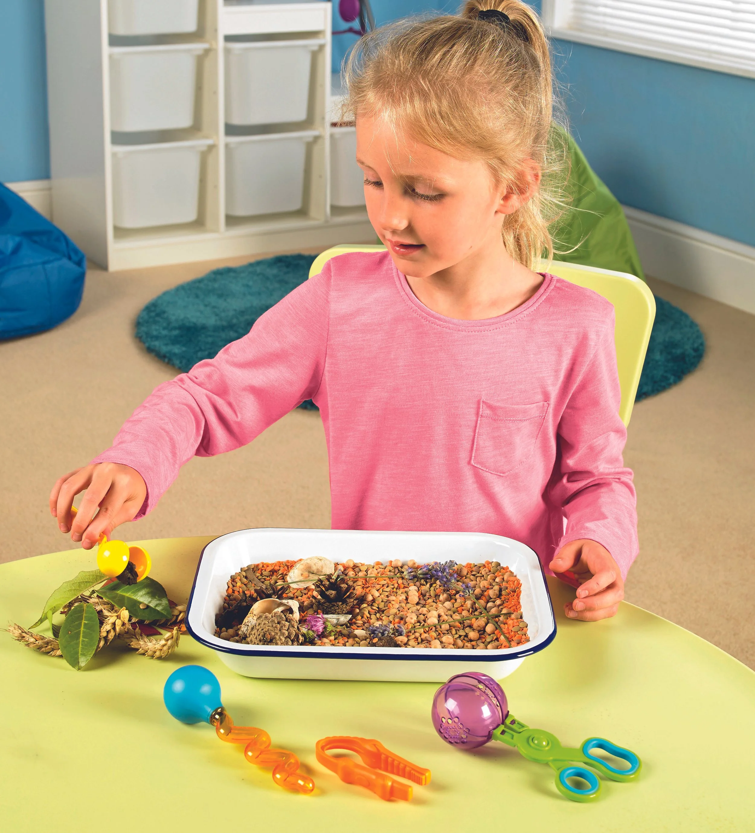 5558-Helping-Hands-Fine-Motor-Kids1.jpg