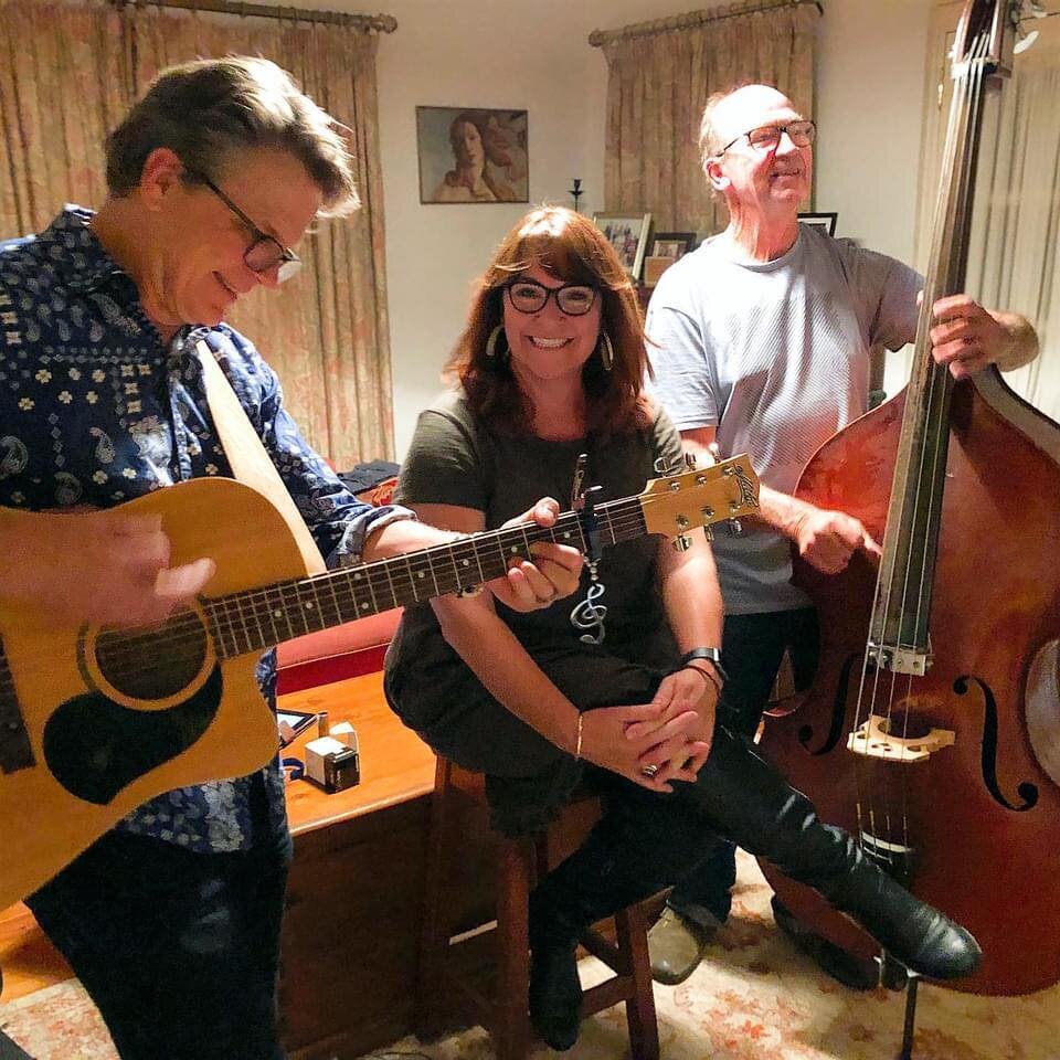 Amy and the band 5.jpeg