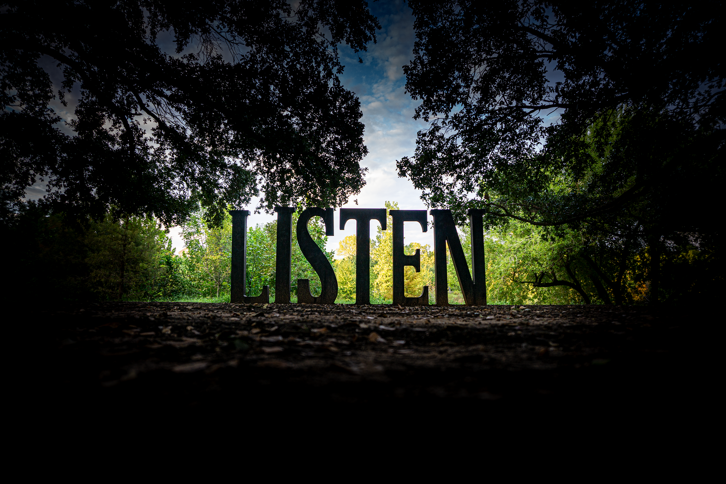 Listen8x102025.png