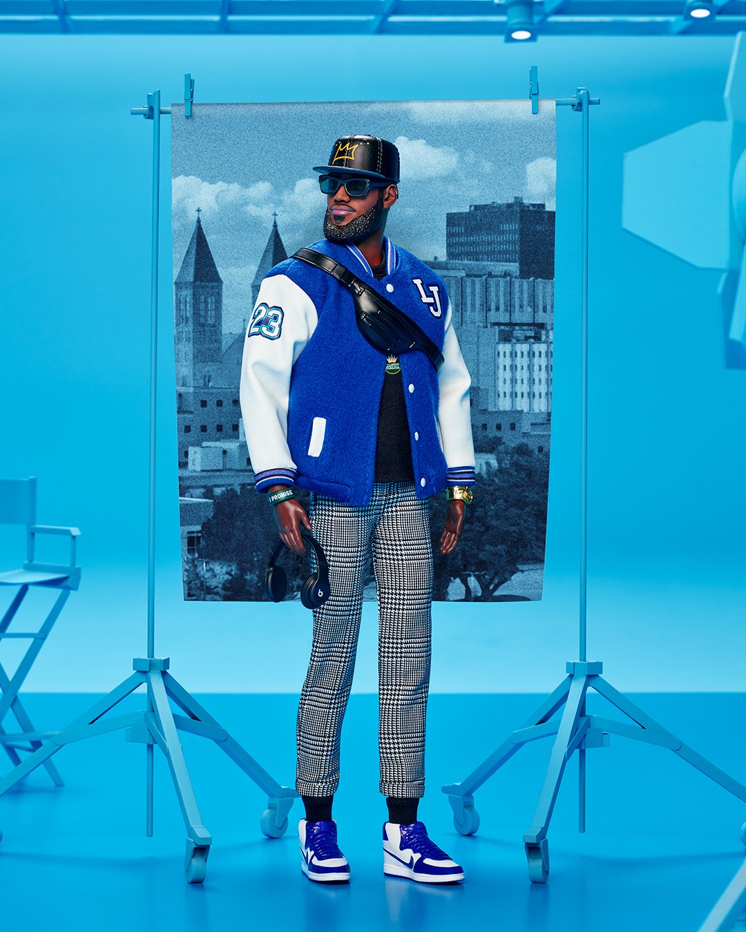 1_BAR_SIG_MAR25_LebronLaunch_IG_4x5.jpg