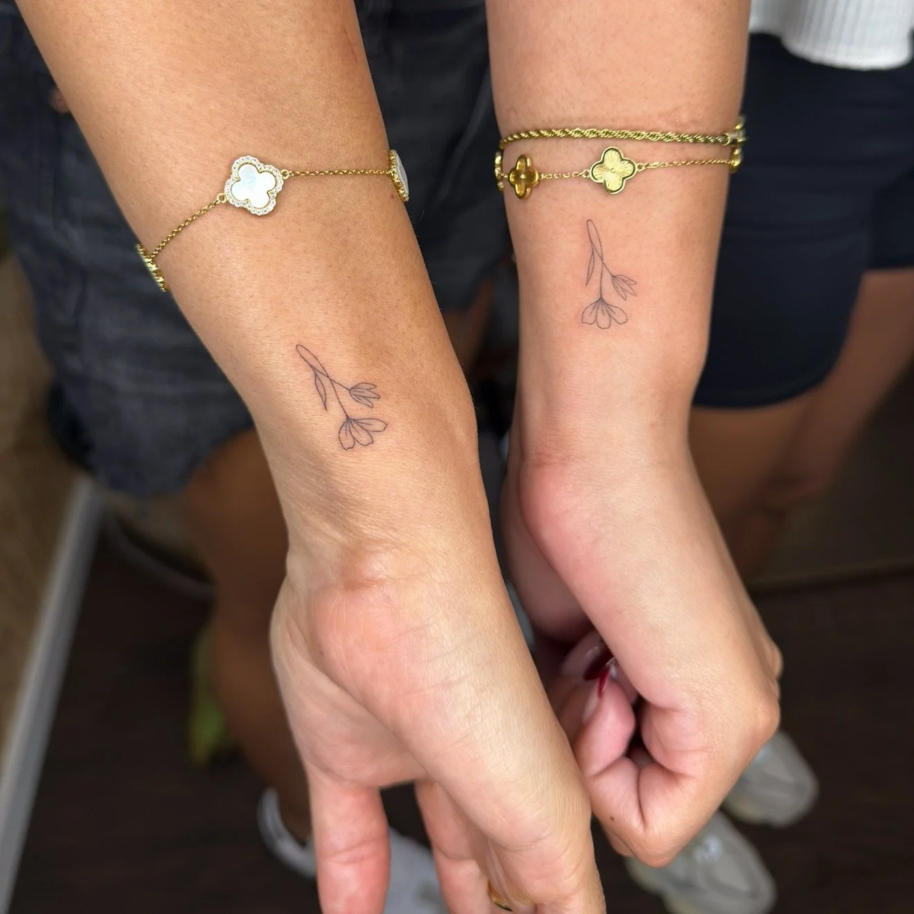 Single Needle + Black ink for this matching mom and daughter tattoo. Thank you for driving out from SA to see us! π
