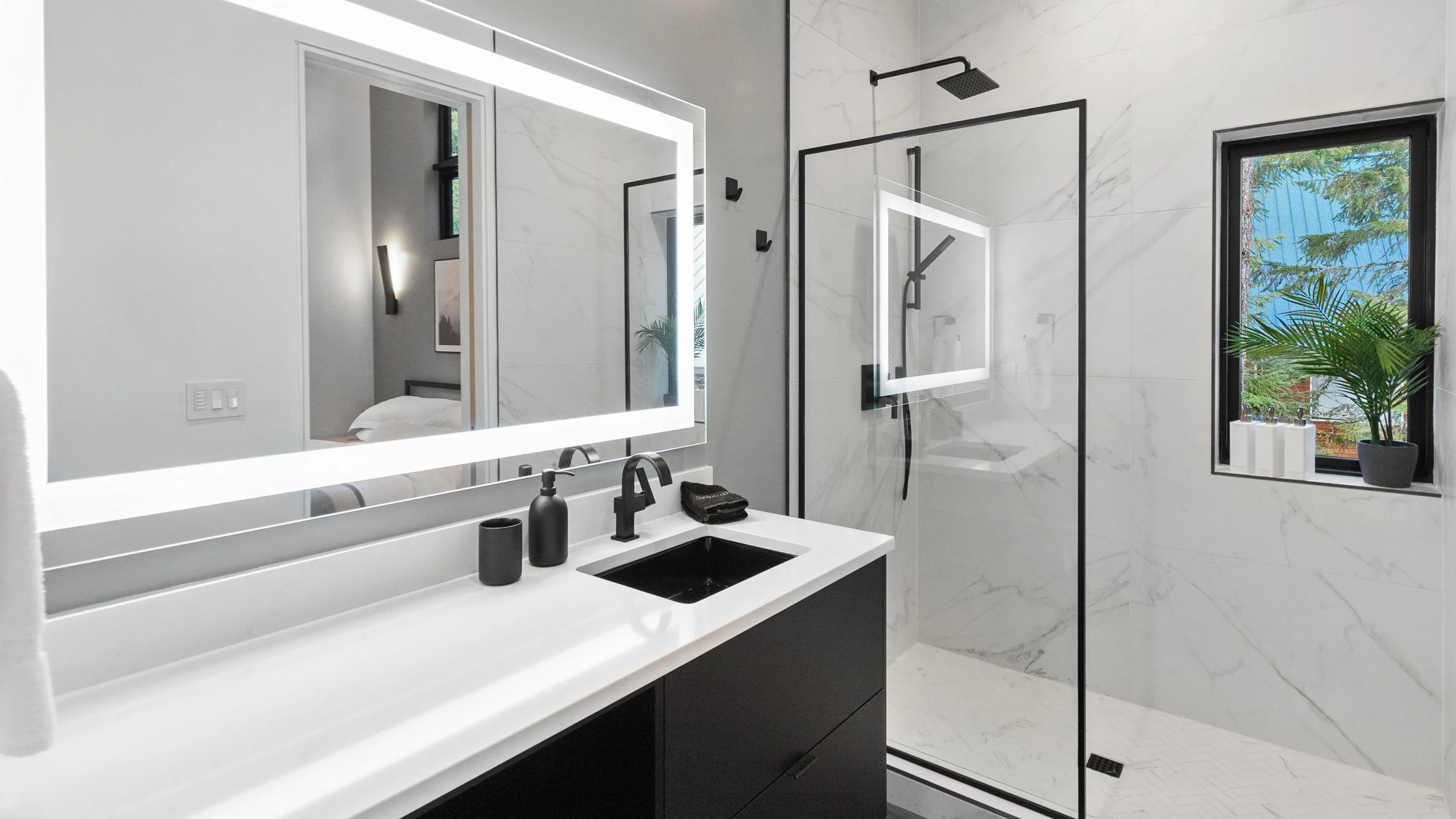 RAVN HAUS - Canopy - Summit Primary Bathroom Shower _ VRBO.jpg