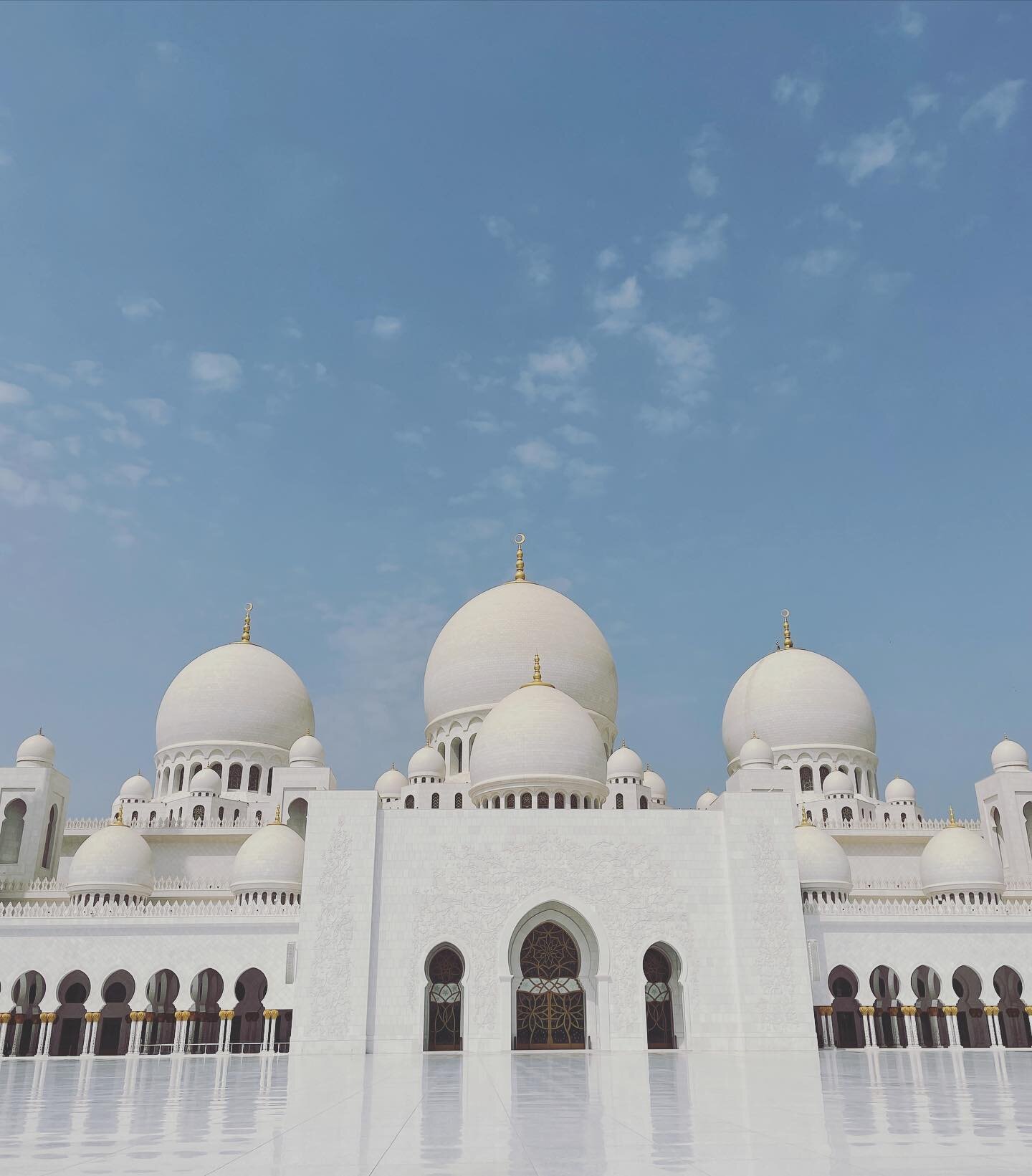 The Grand Mosque in Abu Dhabi - hard to put in words what we saw. The beauty, the craftsmanship, the grandeur, the scale, the details, the stories. A breathtaking place of worship and an architectural masterpiece.