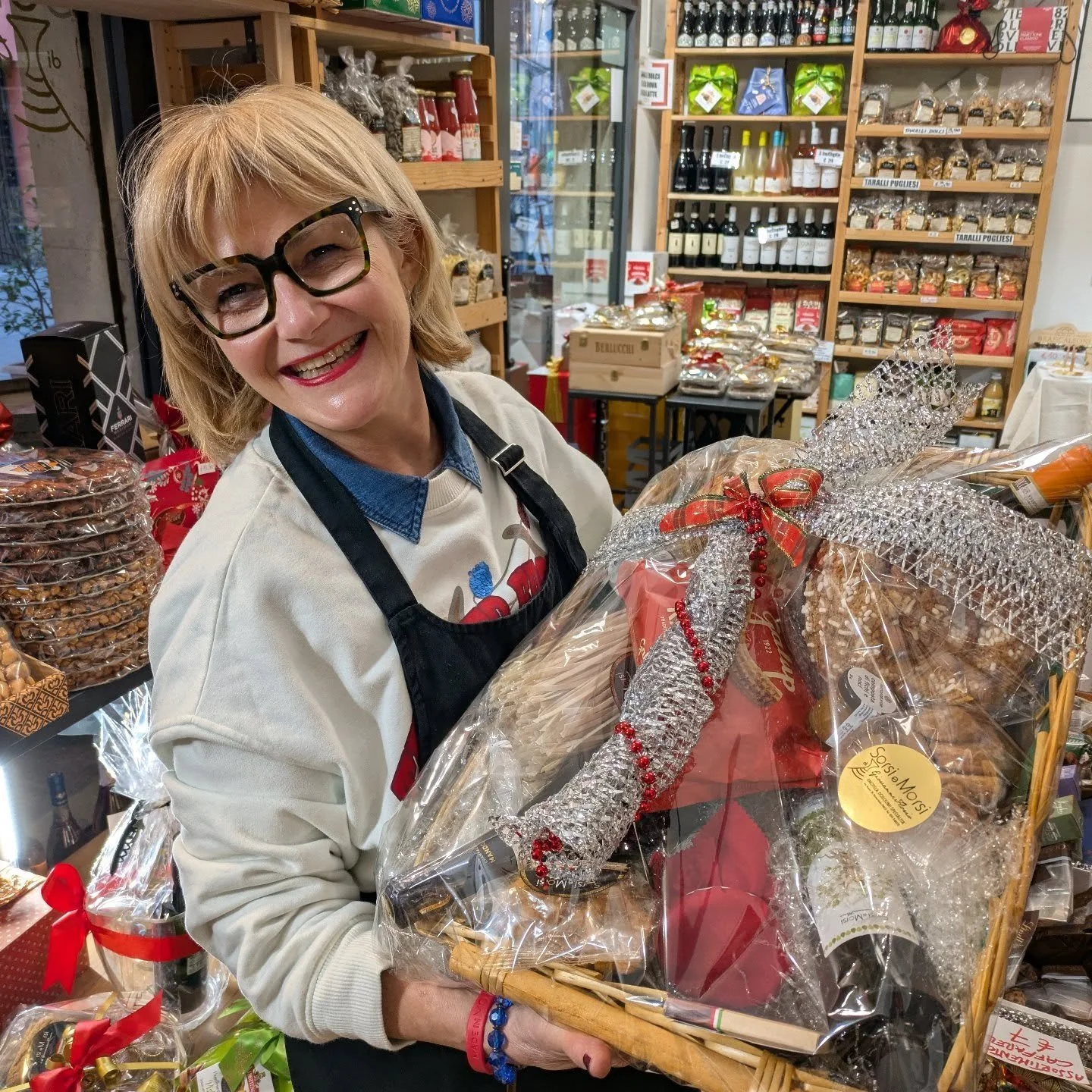 Barbara ha infiocchettato un' altra cesta. Vi piace ?