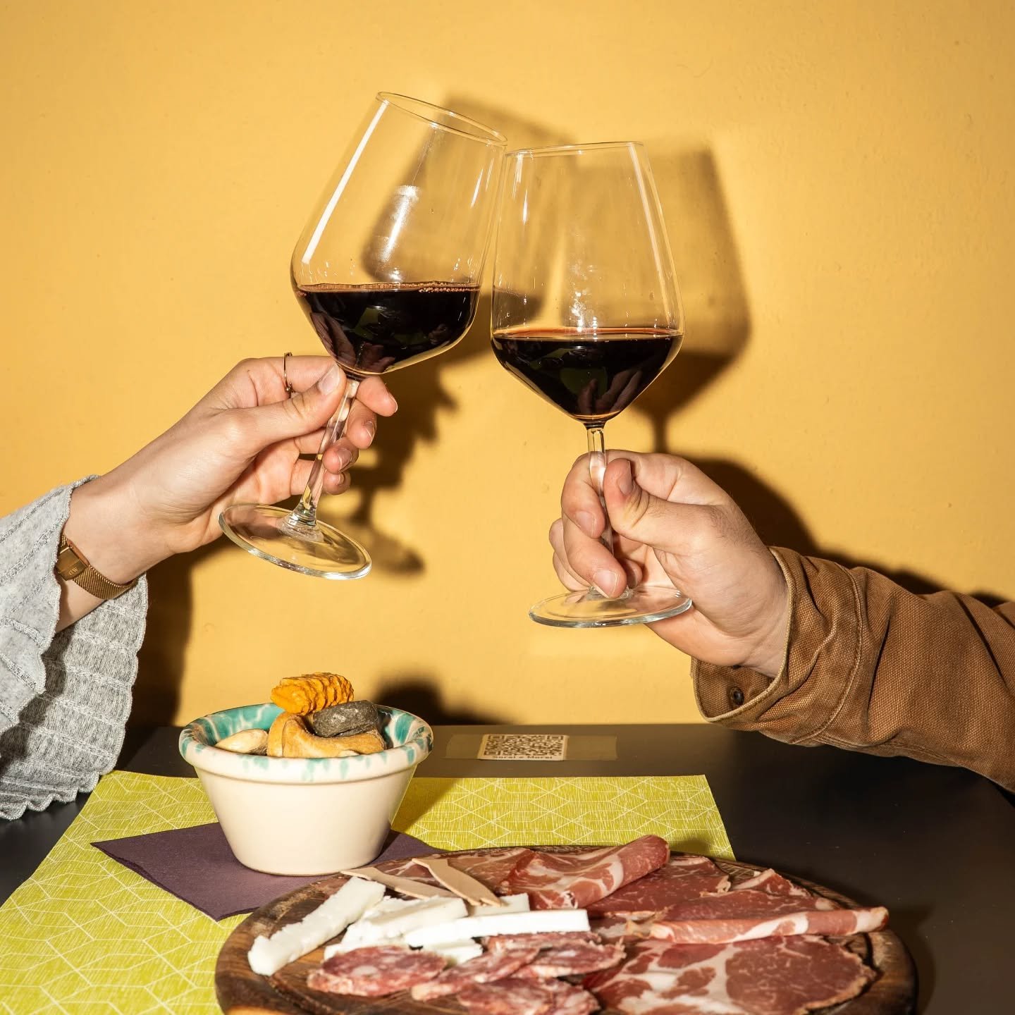 Aperitivo sotto il portico in via Roma vi aspettiamo tutti i giorni!