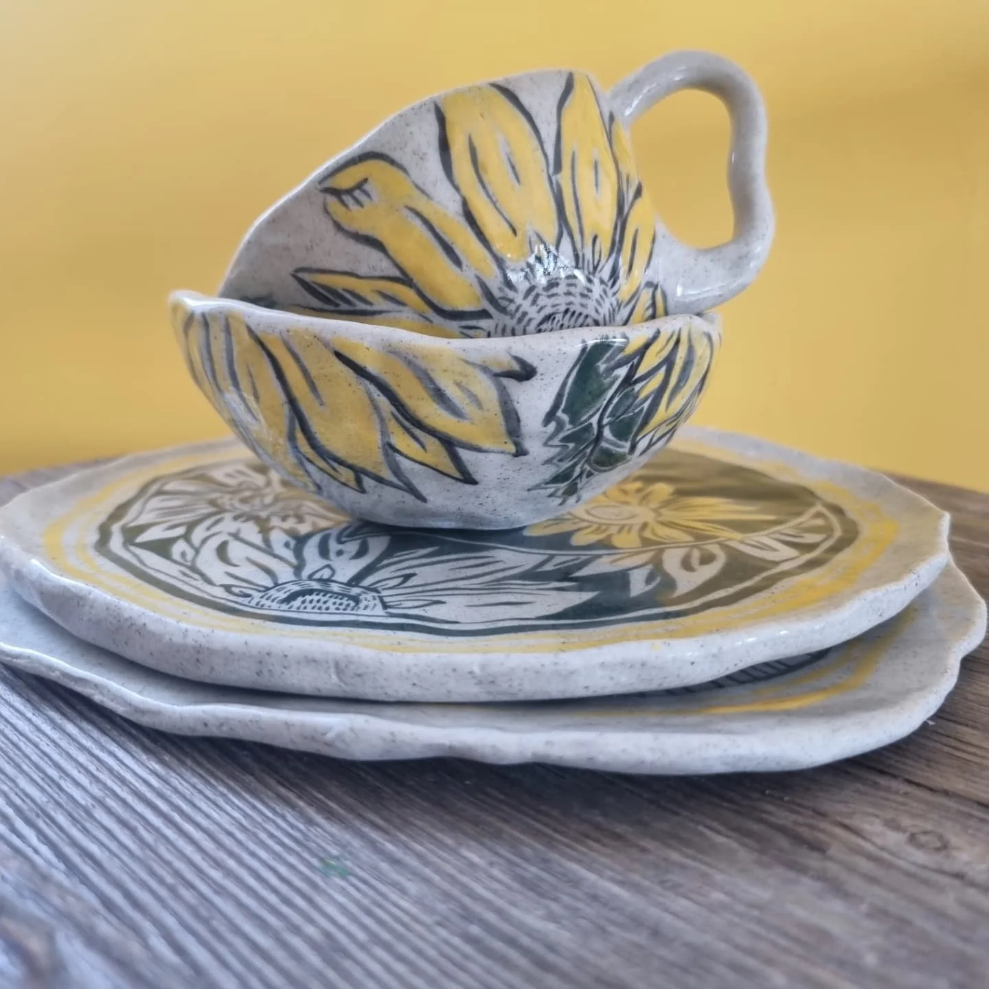 ~ Golden Sunflower Yellow ~

Hey there 🌻 It's been a while! 

I'm super happy with how my pieces turned out. It's been a really rewarding process (and still a tonne to learn).

I'll be focusing on how to calculate shrinkage in my pieces better and s