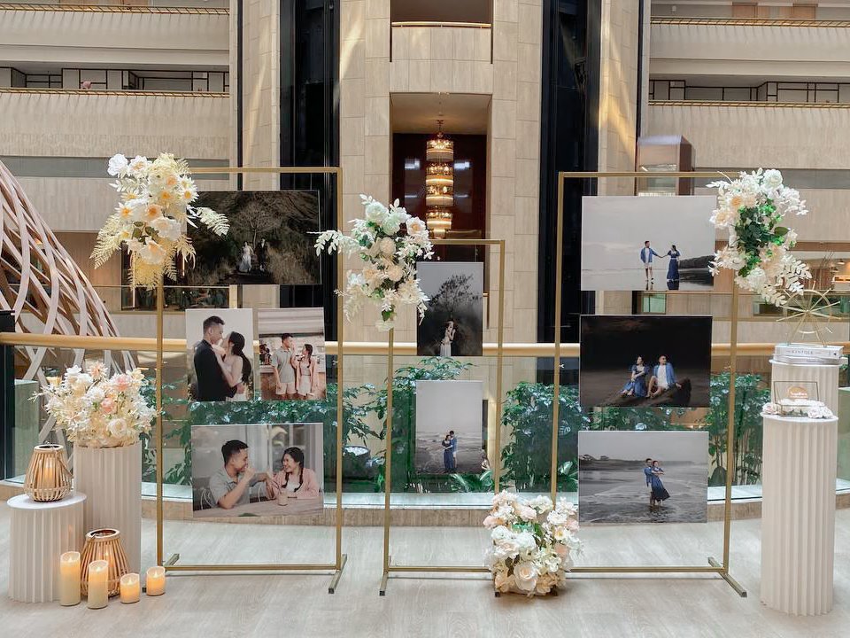 Wedding gallery stands for pre wedding shoot photo display at Park Royal Marina Bay PRMB 