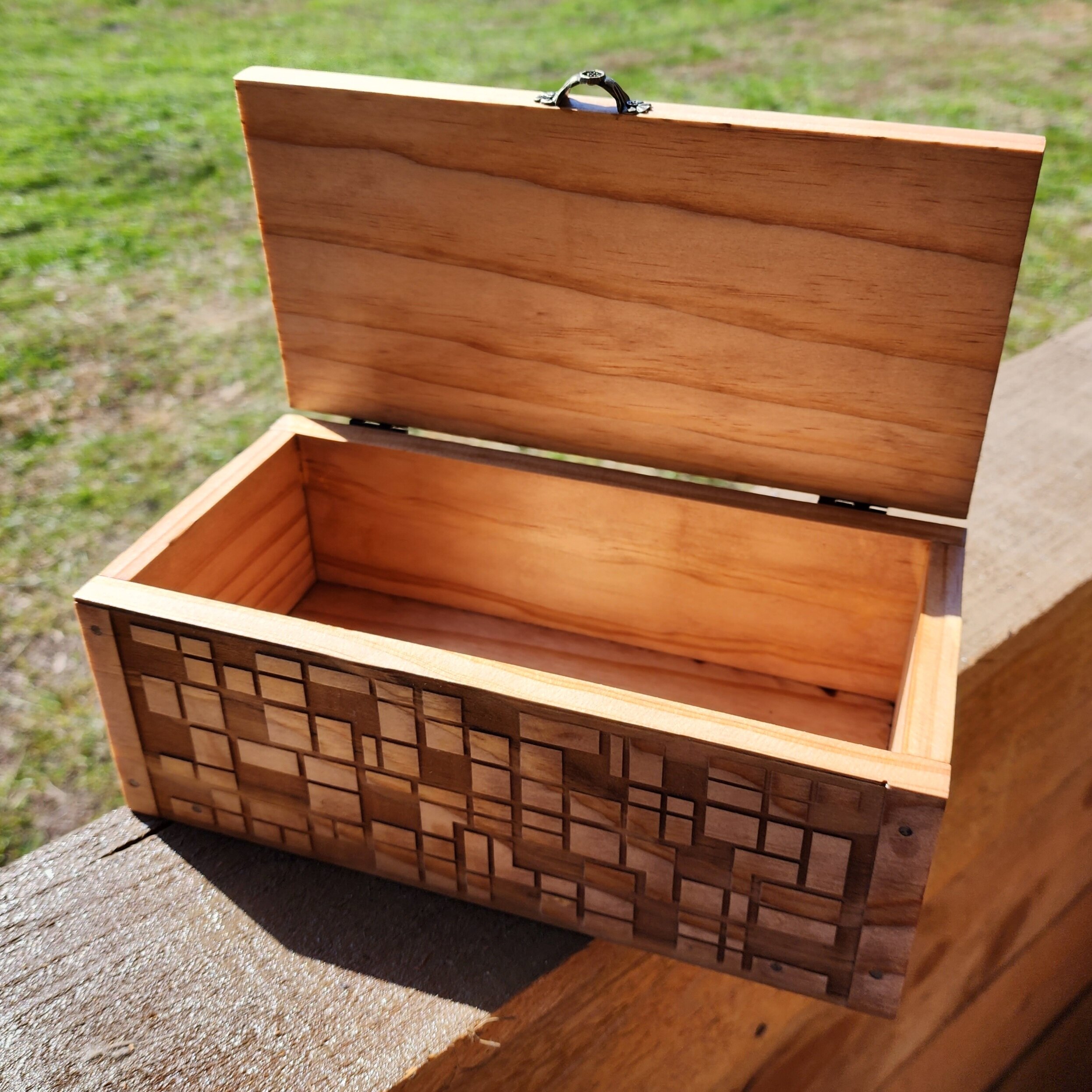 Returning to Our Roots: The Keepsake Box Revival