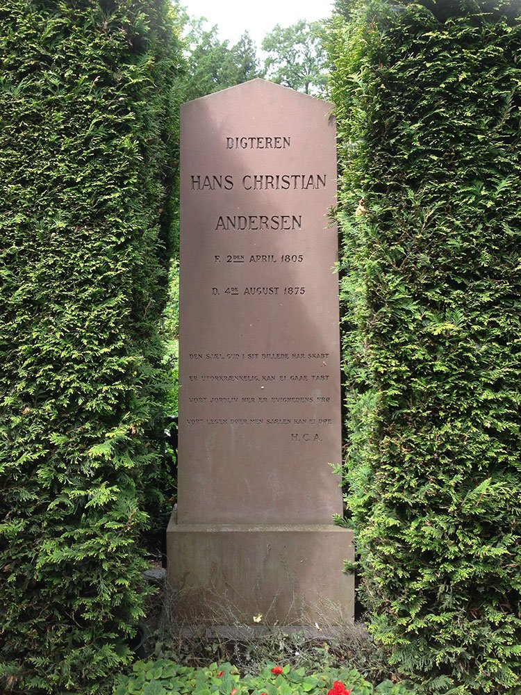 Hans-Christian-Andersen-Tombstone-Stenberg.jpg