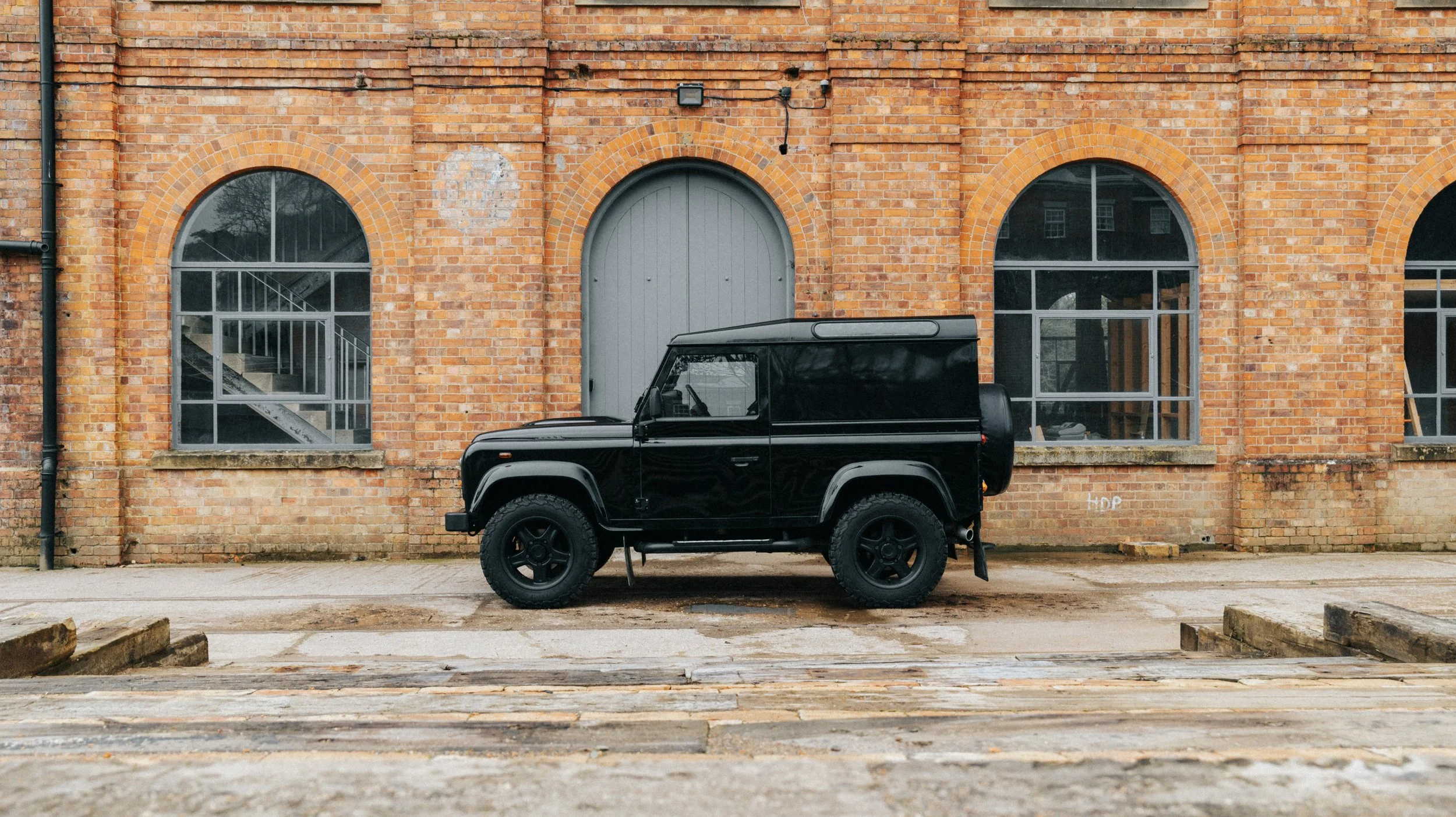 Black Defender 90