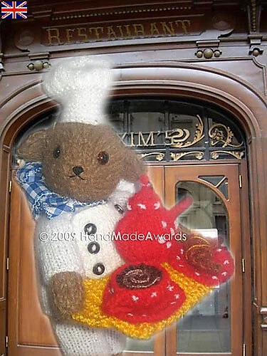 The CHEF Dog from MAXIM'S Paris knit PATTERN