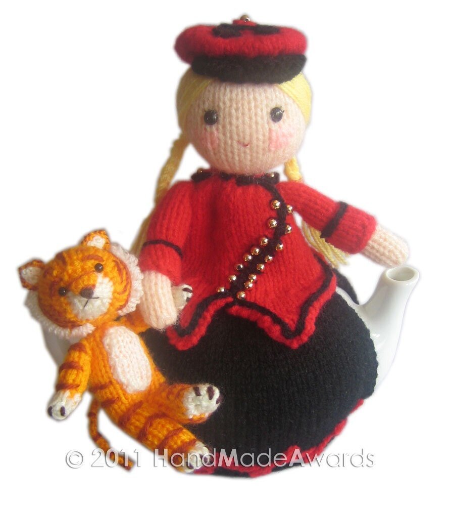 The Ringmaster and Her Tiger Tea Cosy knit PATTERN
