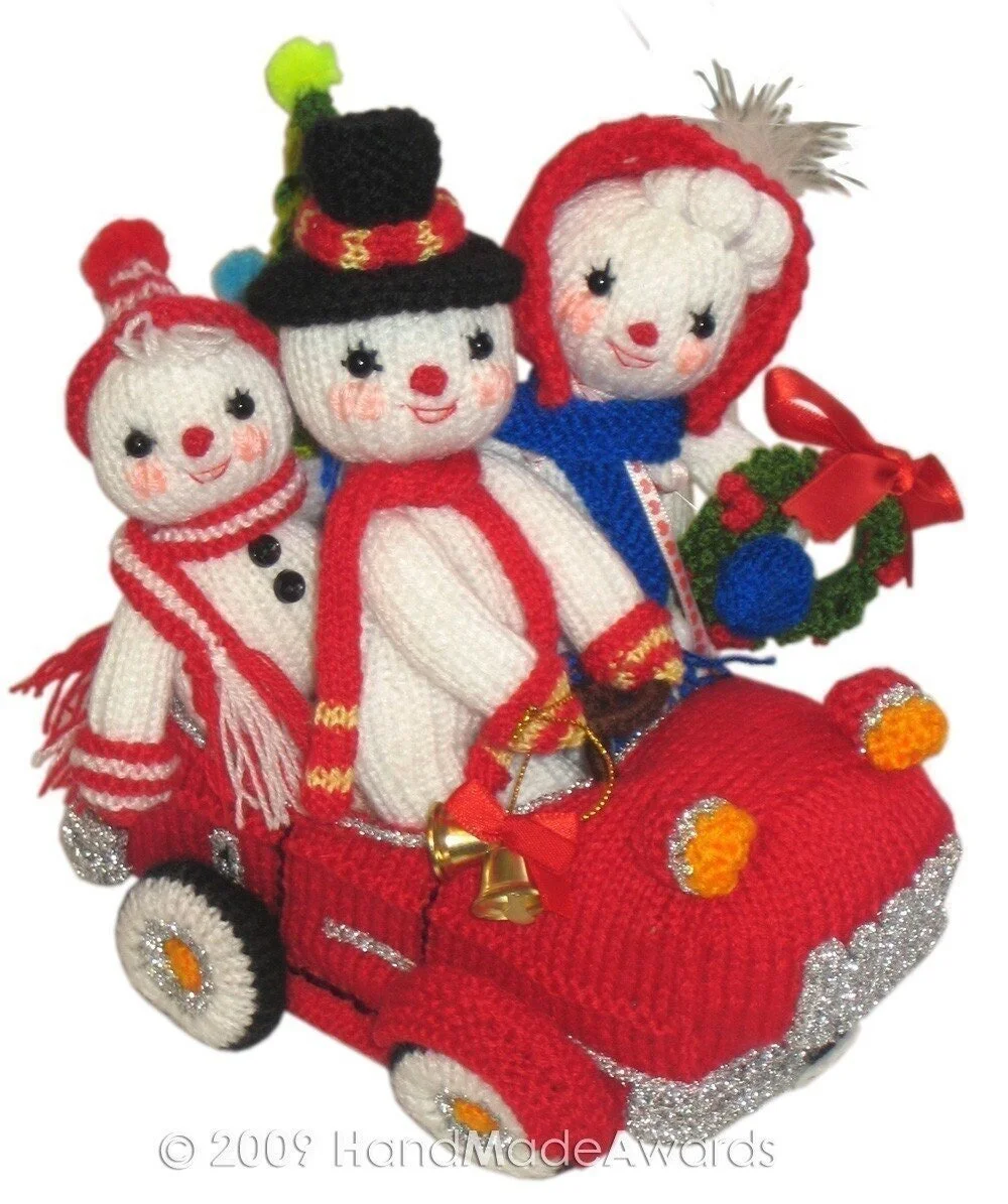 The Snow FAMILY at CHRISTMAS knit PATTERN